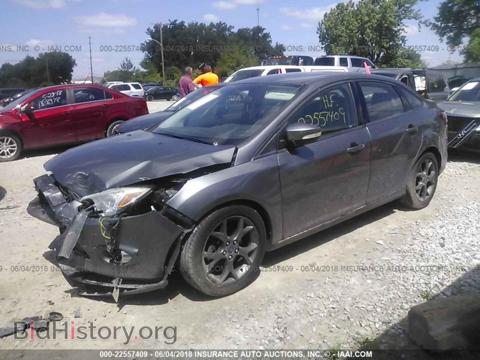 2013 Ford Focus - VIN: 1FADP3F24DL344903 - Photo 2