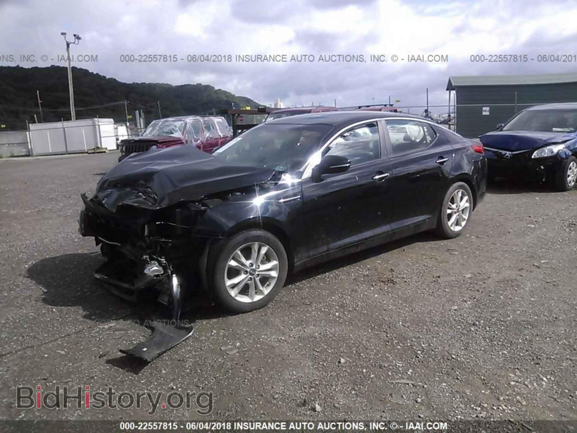 2011 Kia Optima - VIN: KNAGN4A71B5071097 - Фото 2