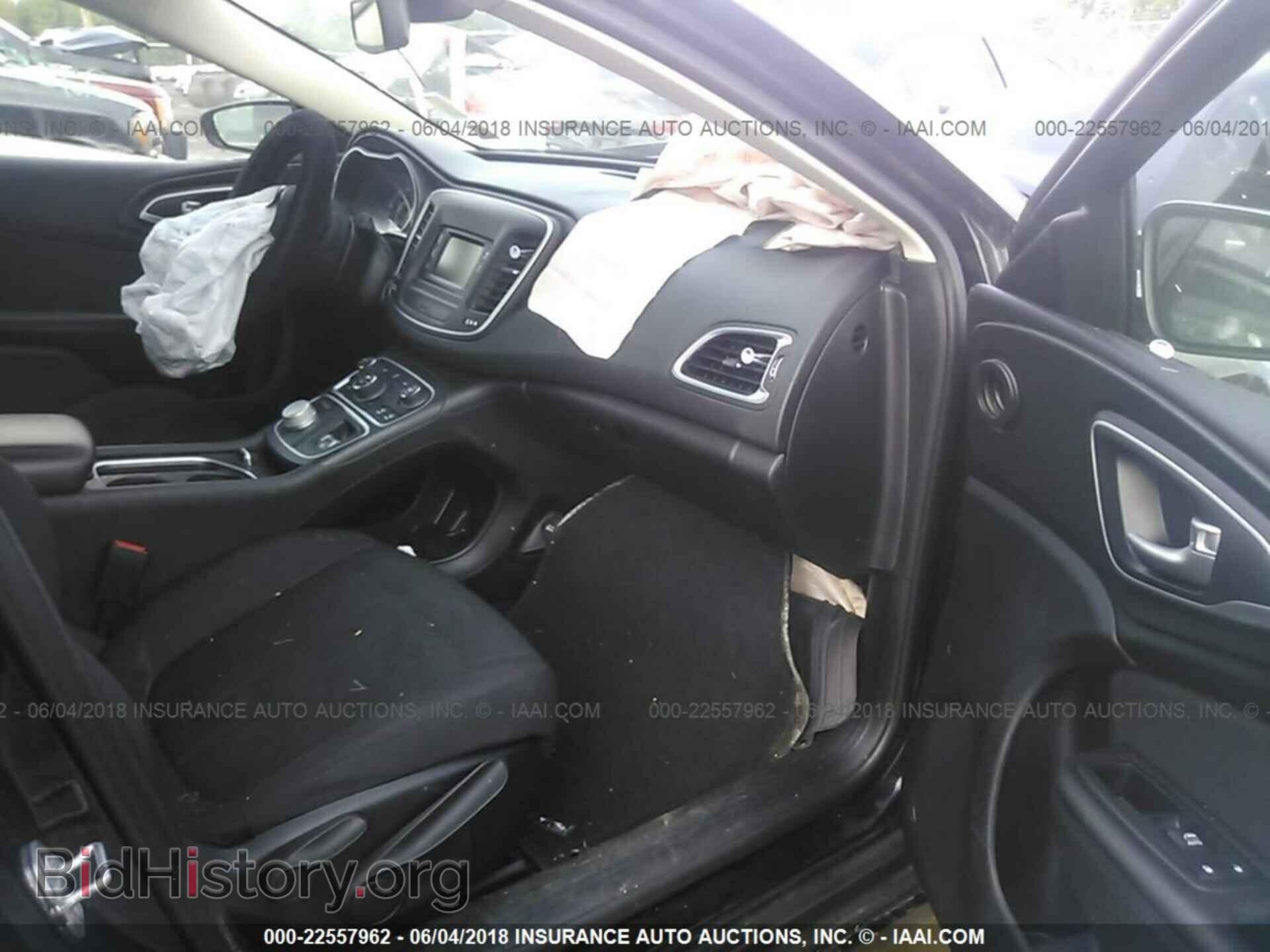 2015 Chrysler 200 - VIN: 1C3CCCAB2FN568336 - Photo 5