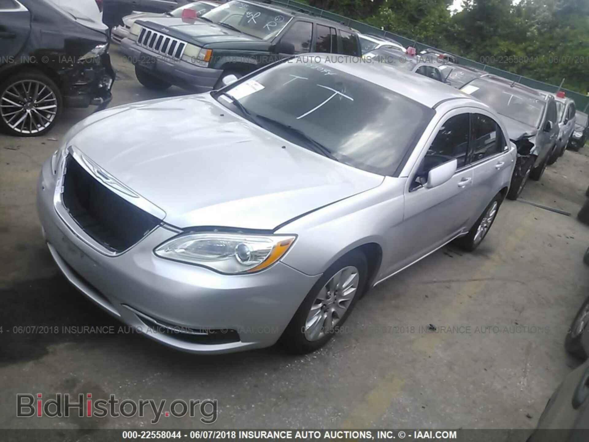 2012 Chrysler 200 - VIN: 1C3CCBAB5CN229155 - Фото 2
