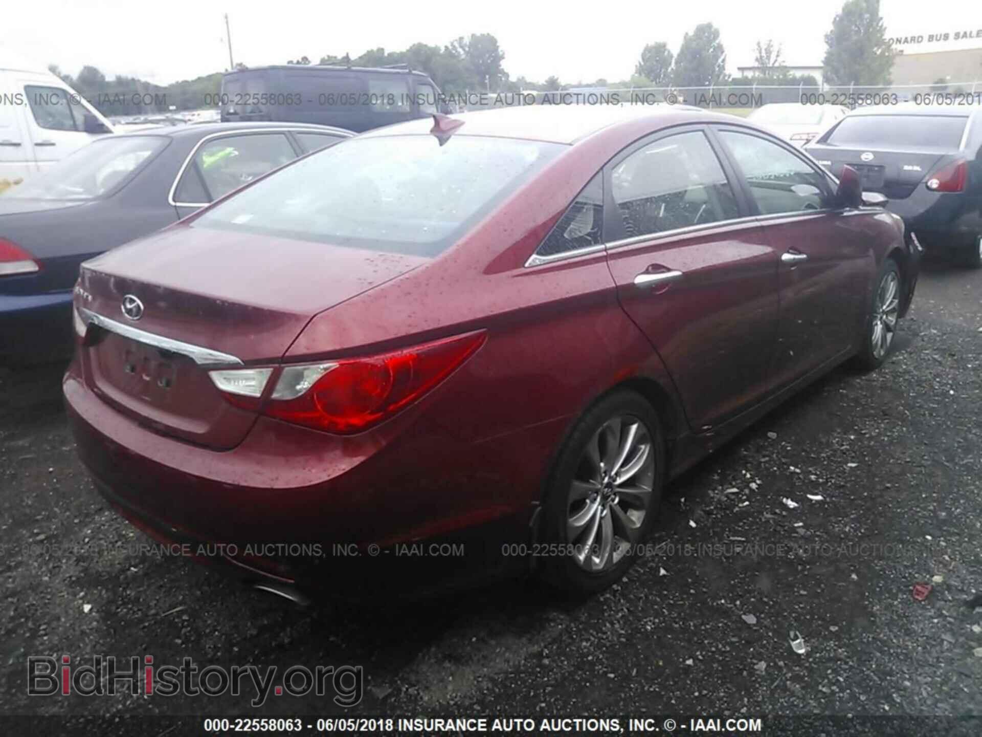 2012 Hyundai Sonata - VIN: 5NPEC4ACXCH424144 - Photo 4