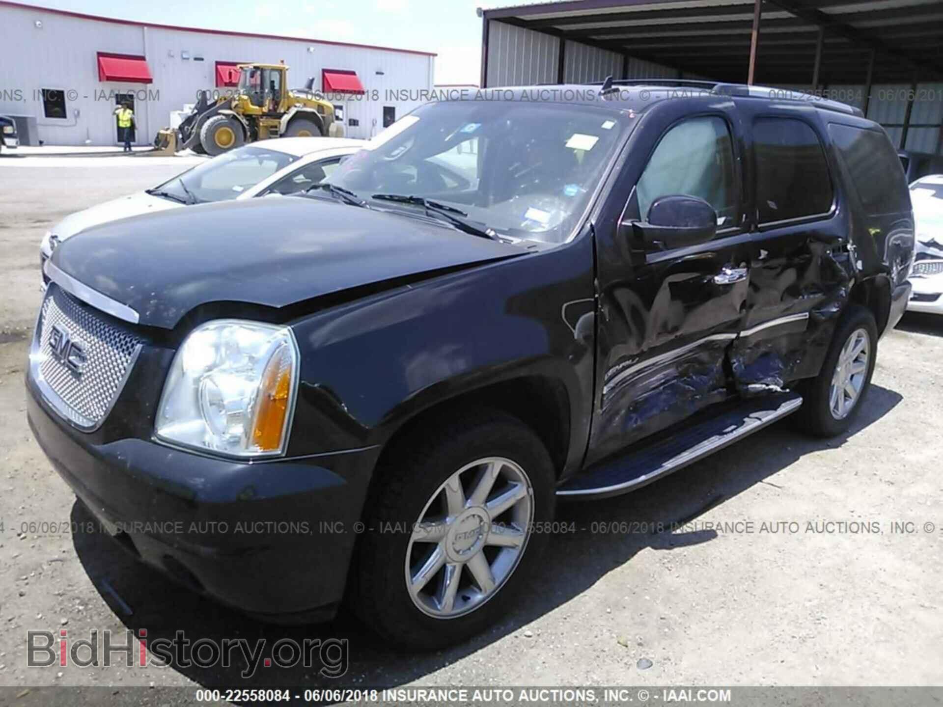 2013 Gmc Yukon - VIN: 1GKS1EEF8DR302187 - Photo 2
