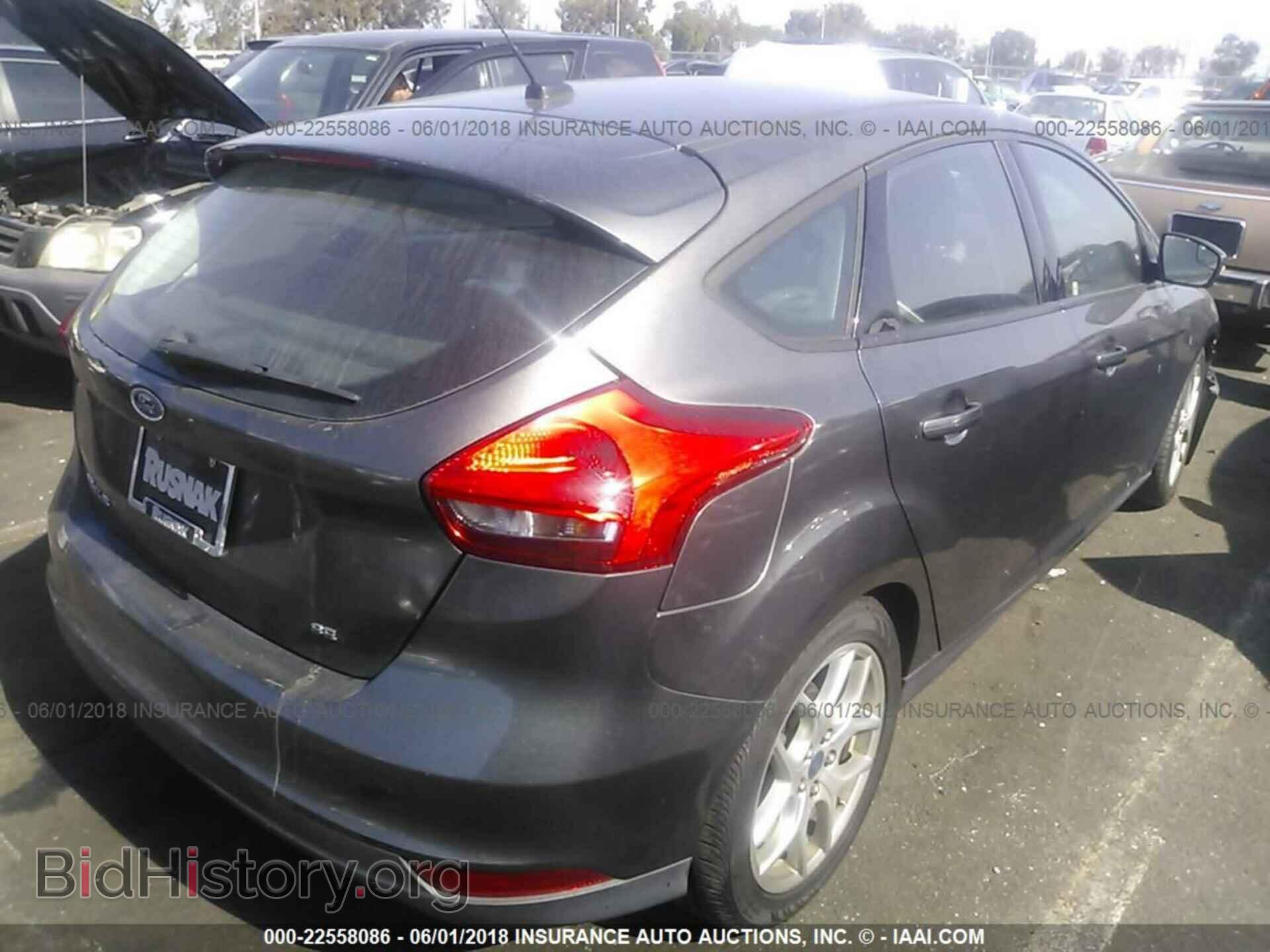 2015 Ford Focus - VIN: 1FADP3K21FL330210 - Photo 4