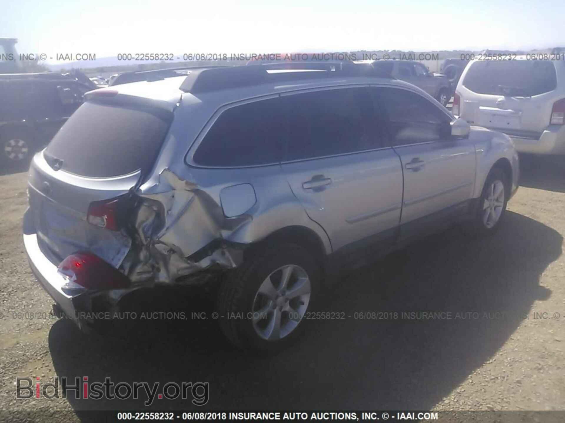 2013 Subaru Outback - VIN: 4S4BRCKC3D3235581 - Photo 4
