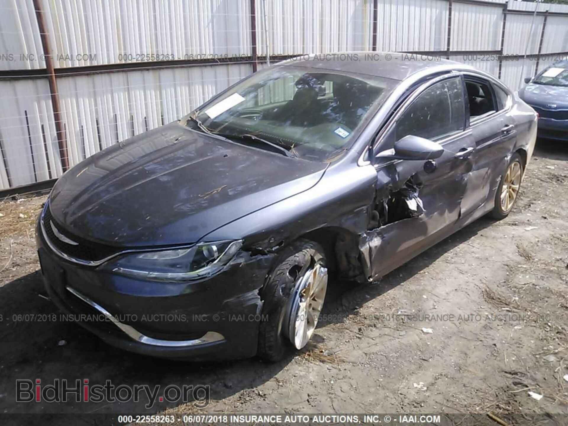 2015 Chrysler 200 - VIN: 1C3CCCAB2FN747931 - Photo 2