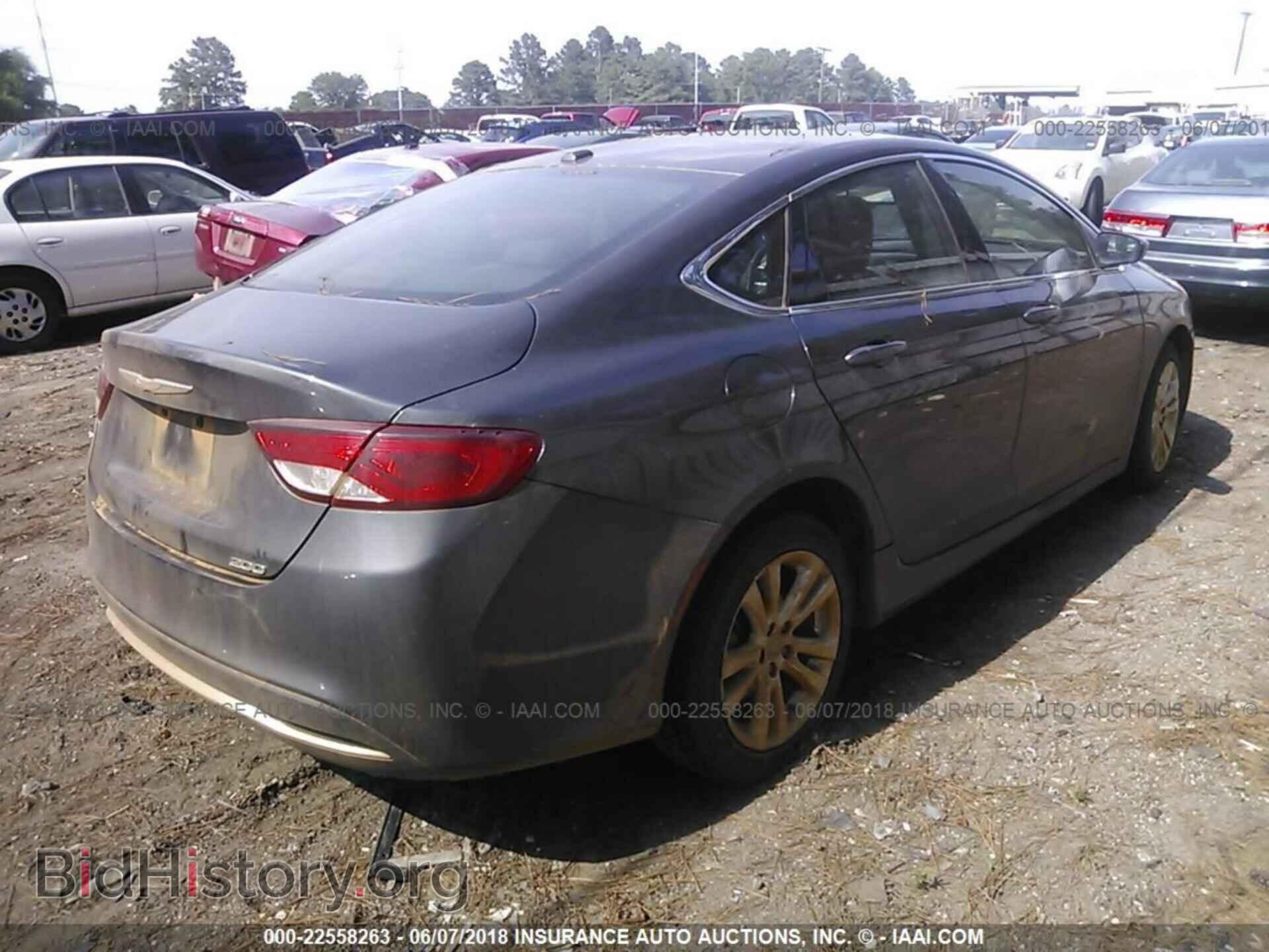 2015 Chrysler 200 - VIN: 1C3CCCAB2FN747931 - Photo 4