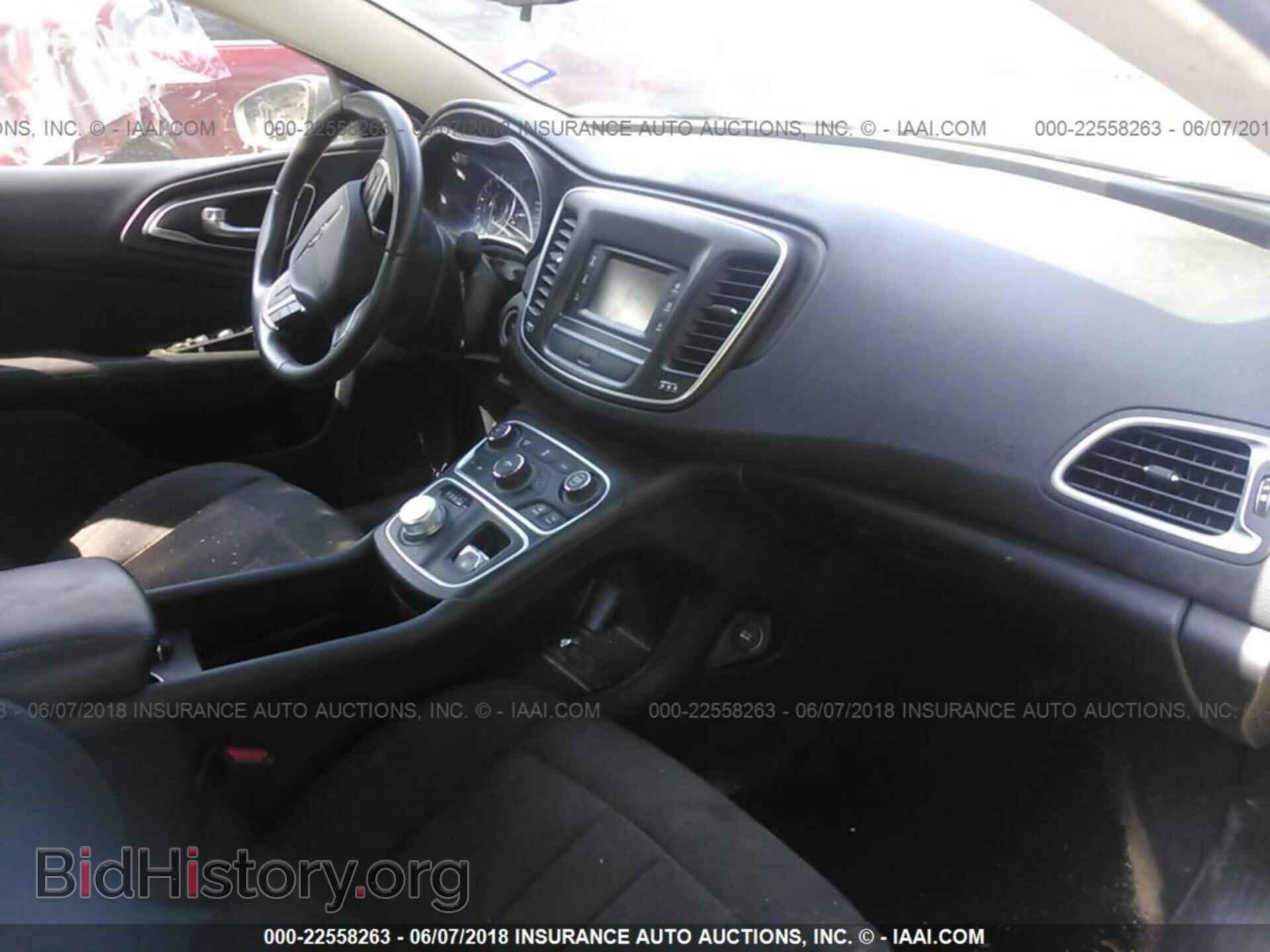 2015 Chrysler 200 - VIN: 1C3CCCAB2FN747931 - Photo 5
