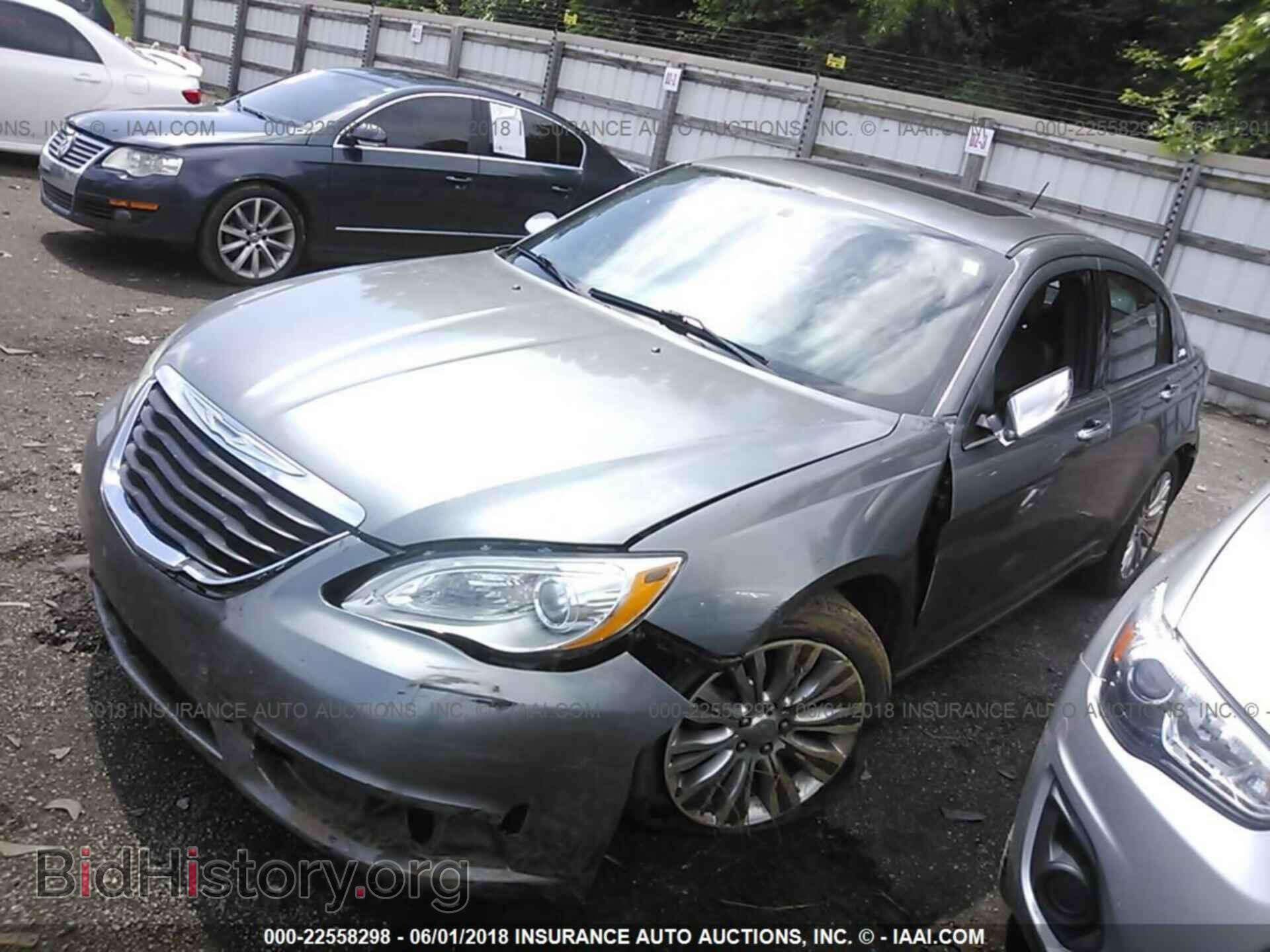 2011 Chrysler 200 - VIN: 1C3BC2FG5BN582008 - Фото 2