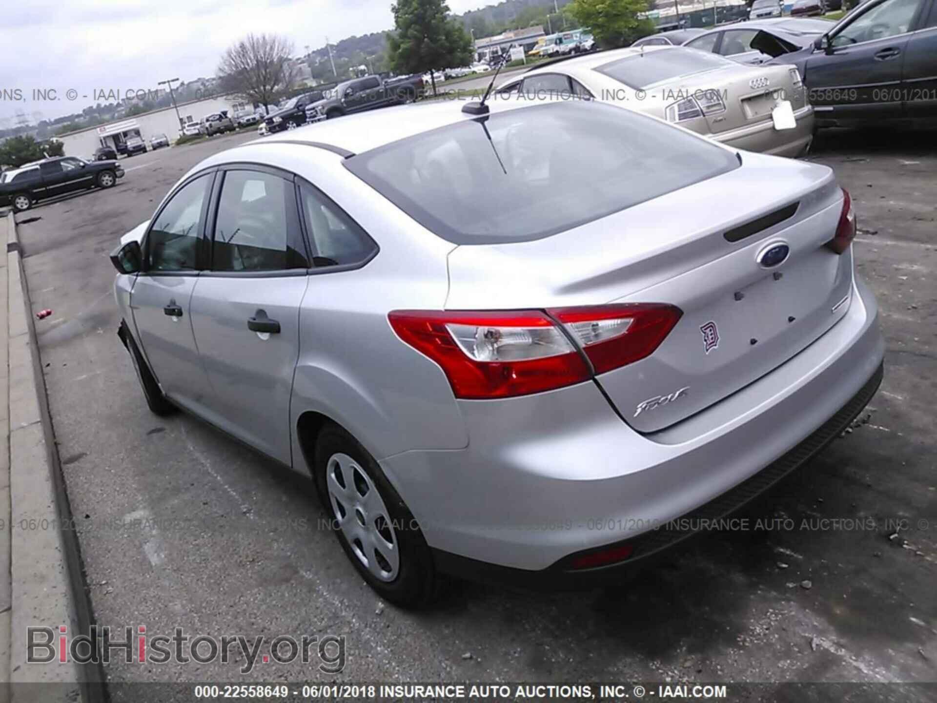 2014 Ford Focus - VIN: 1FADP3E28EL215145 - Фото 3