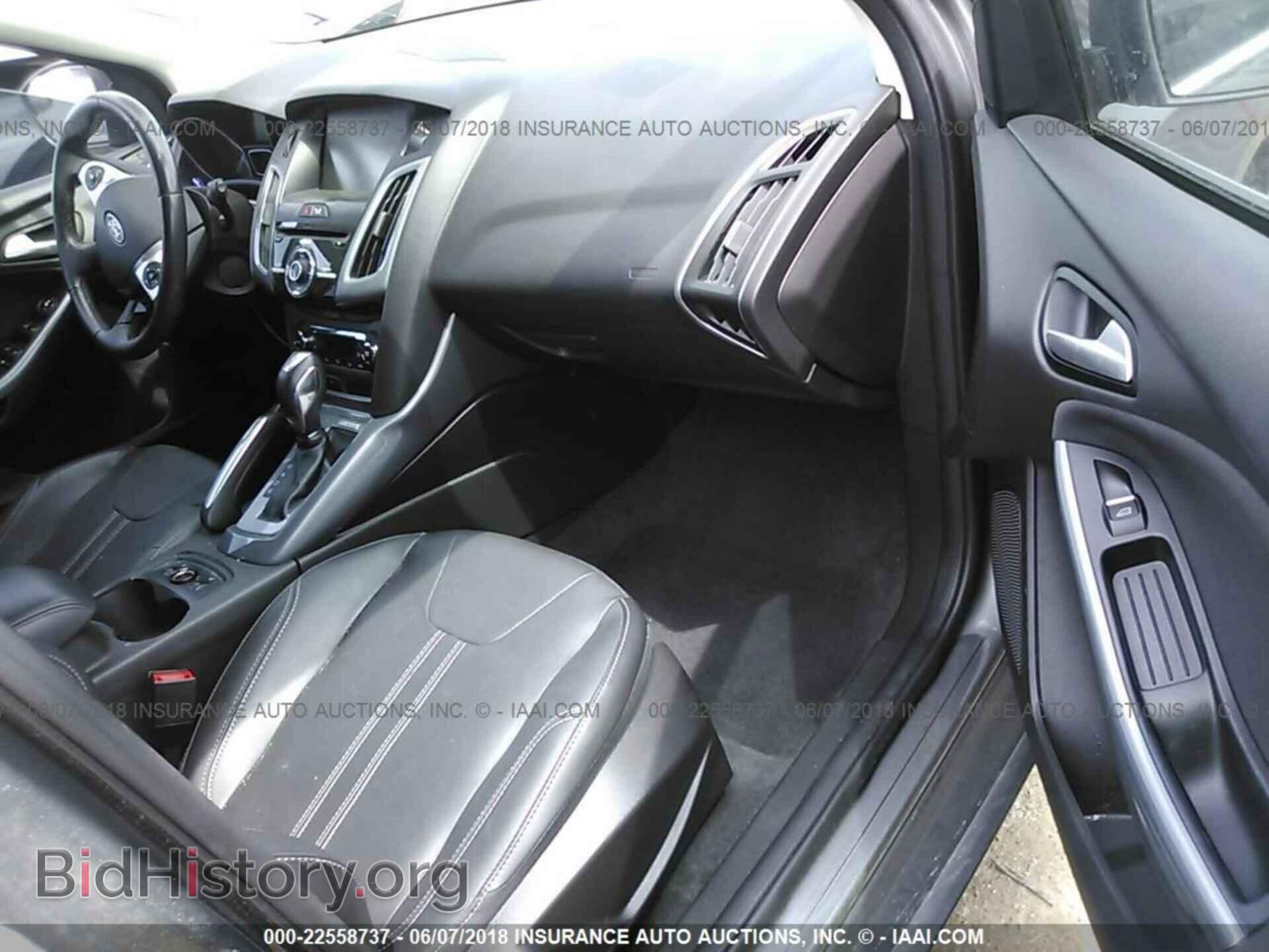 2012 Ford Focus - VIN: 1FAHP3N2XCL427561 - Photo 5