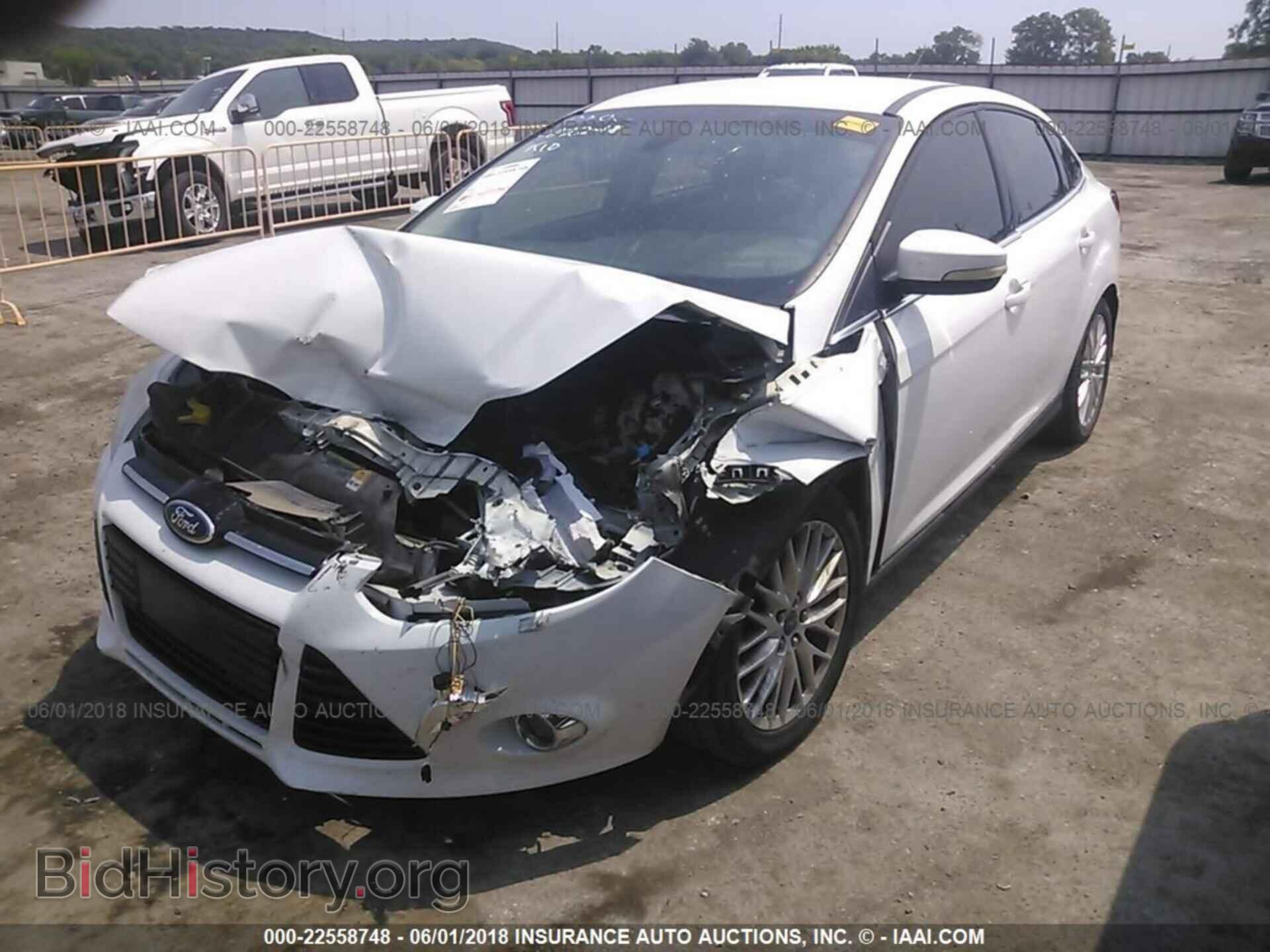 2012 Ford Focus - VIN: 1FAHP3H21CL355600 - Фото 2