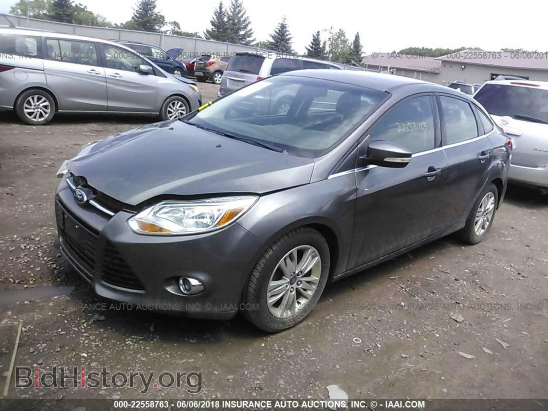 2012 Ford Focus - VIN: 1FAHP3H22CL405565 - Photo 2
