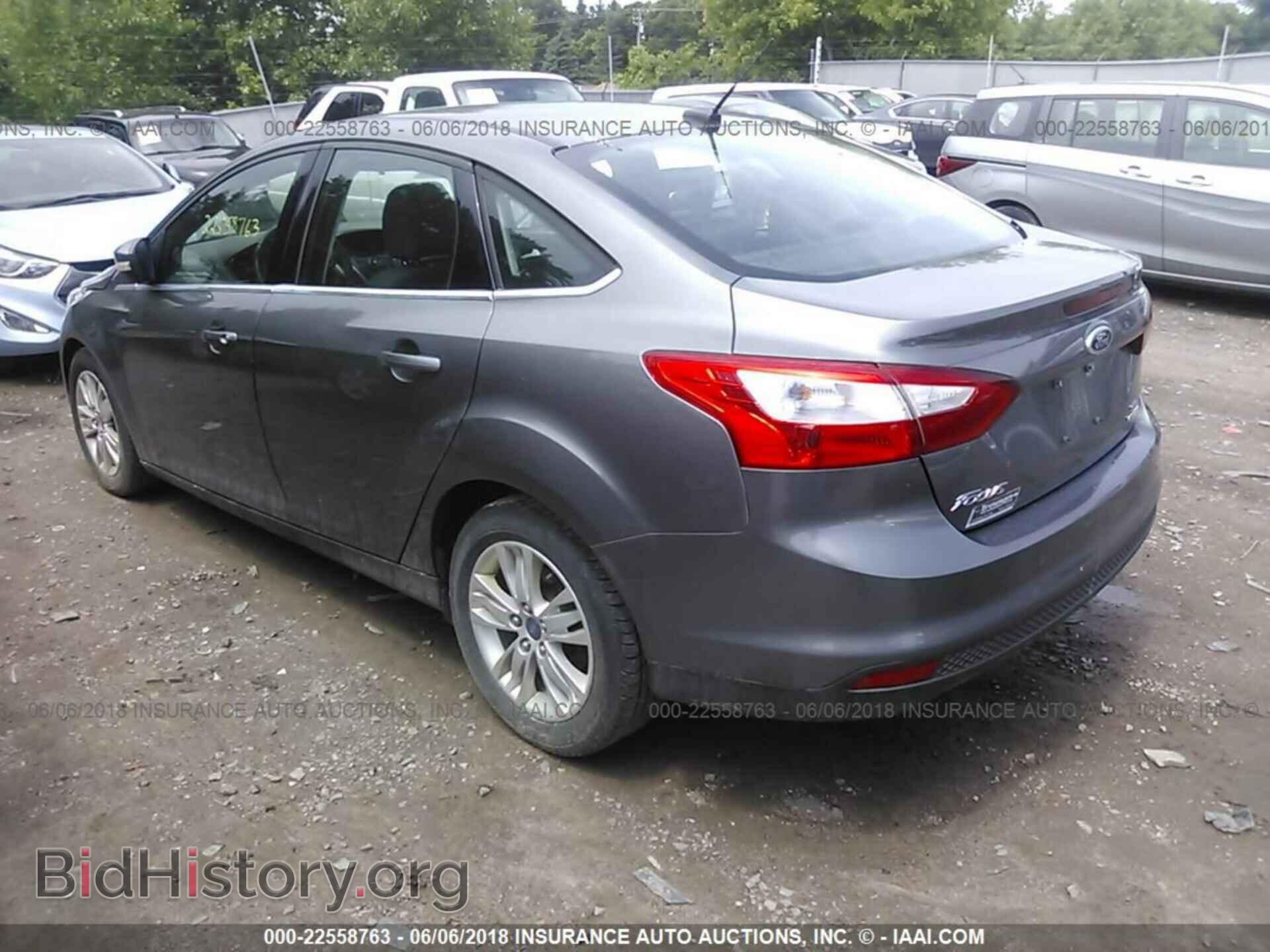 2012 Ford Focus - VIN: 1FAHP3H22CL405565 - Photo 3