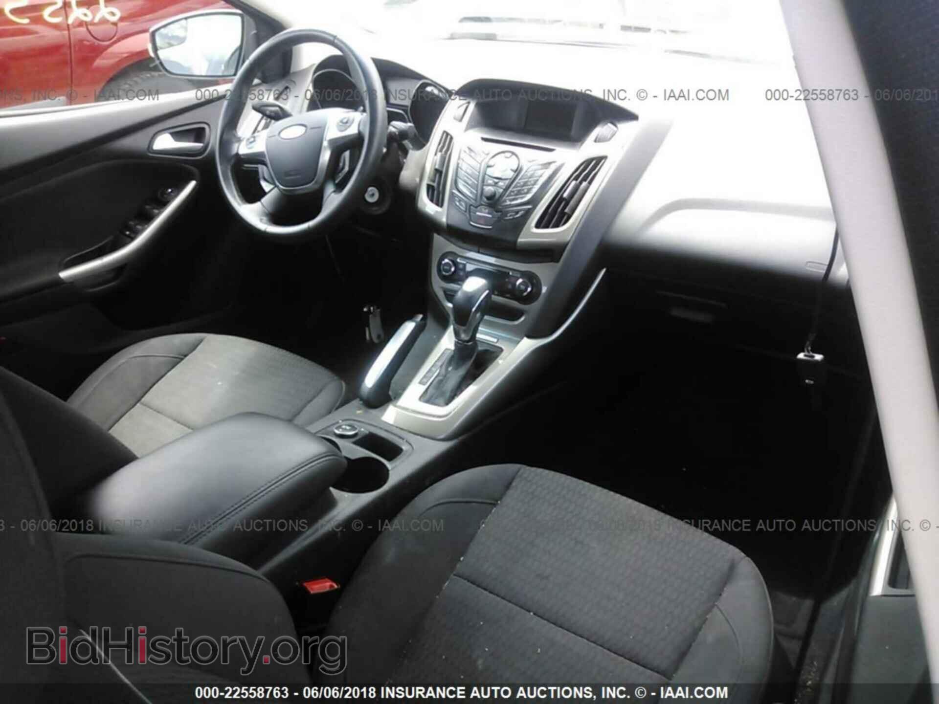 2012 Ford Focus - VIN: 1FAHP3H22CL405565 - Photo 5