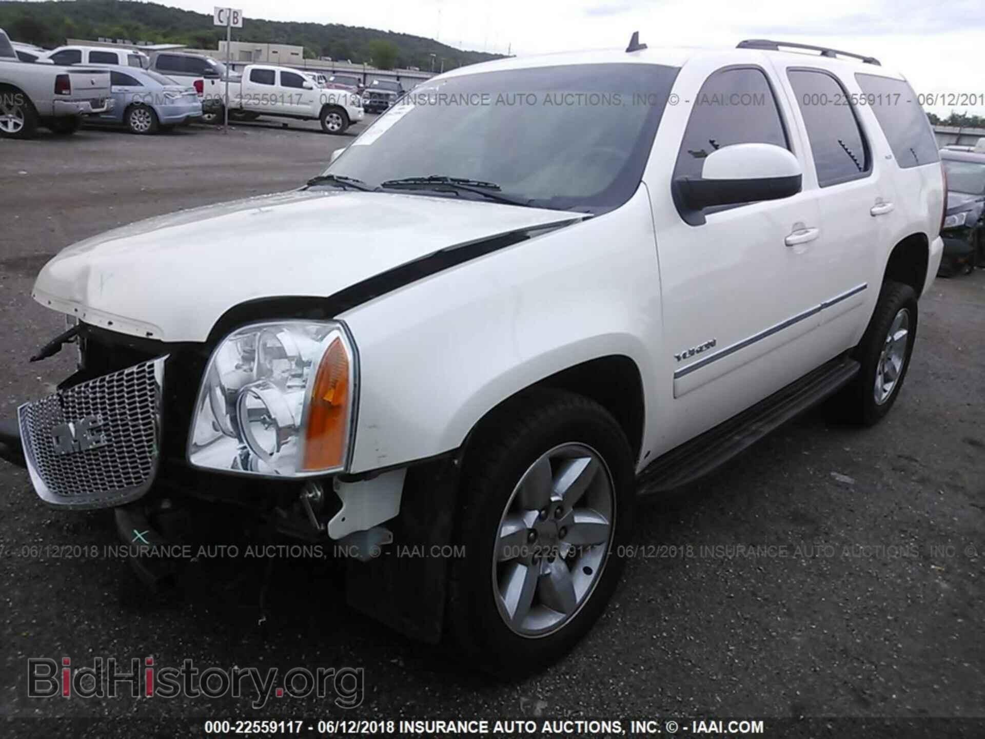2012 Gmc Yukon - VIN: 1GKS2CE09CR166826 - Photo 2