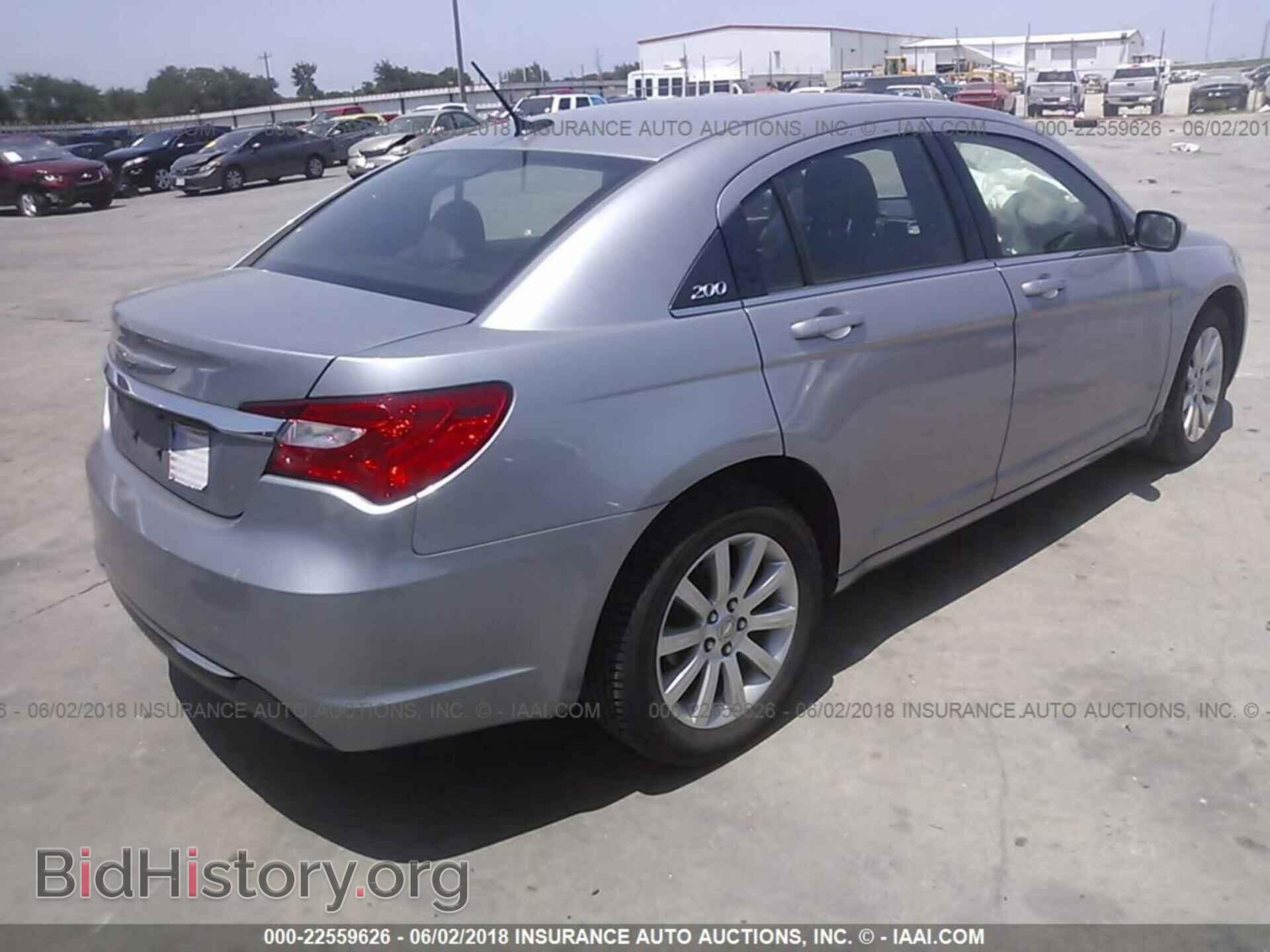 2013 Chrysler 200 - VIN: 1C3CCBBBXDN627509 - Фото 4