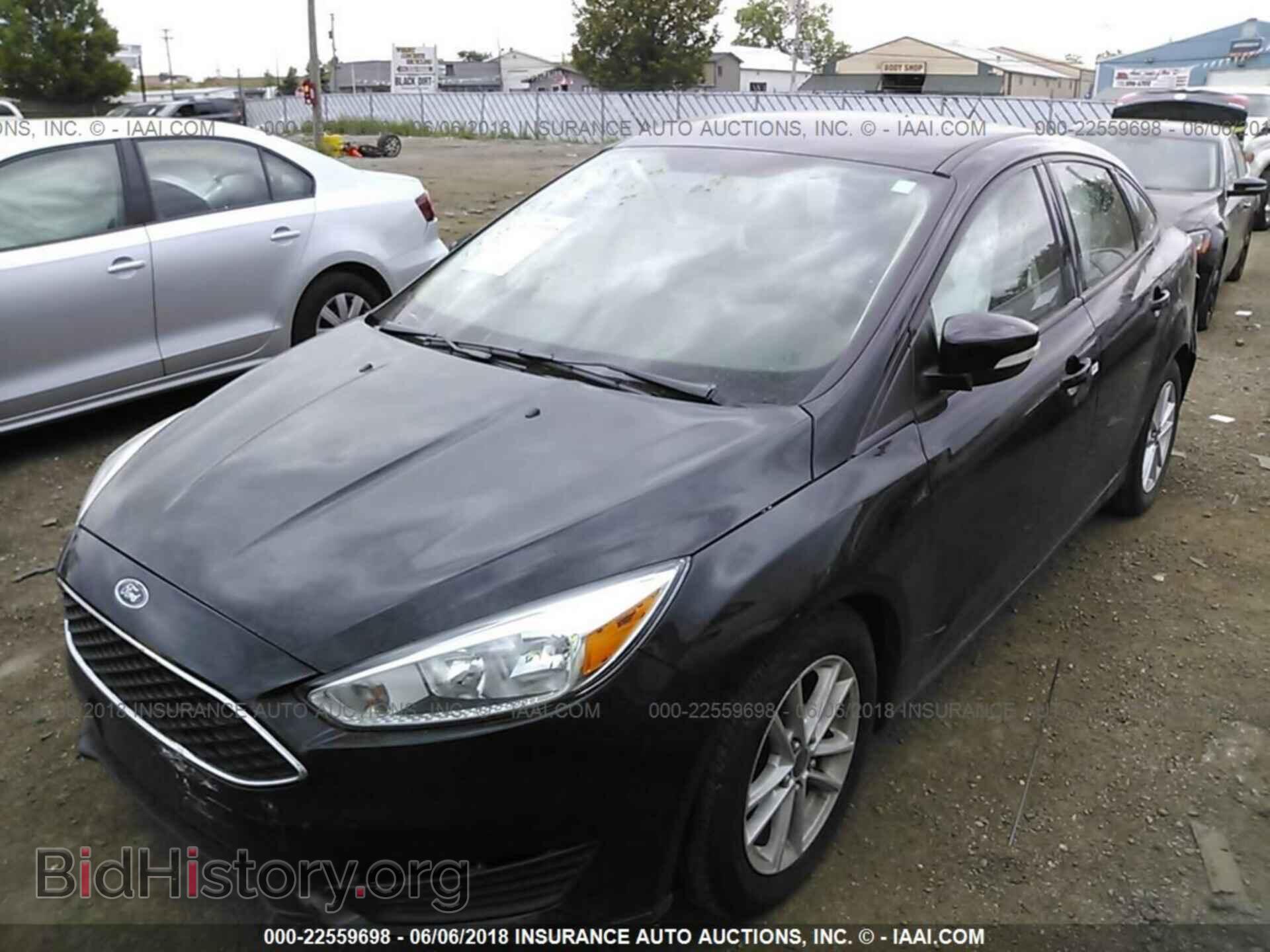2016 Ford Focus - VIN: 1FADP3F29GL250603 - Photo 2
