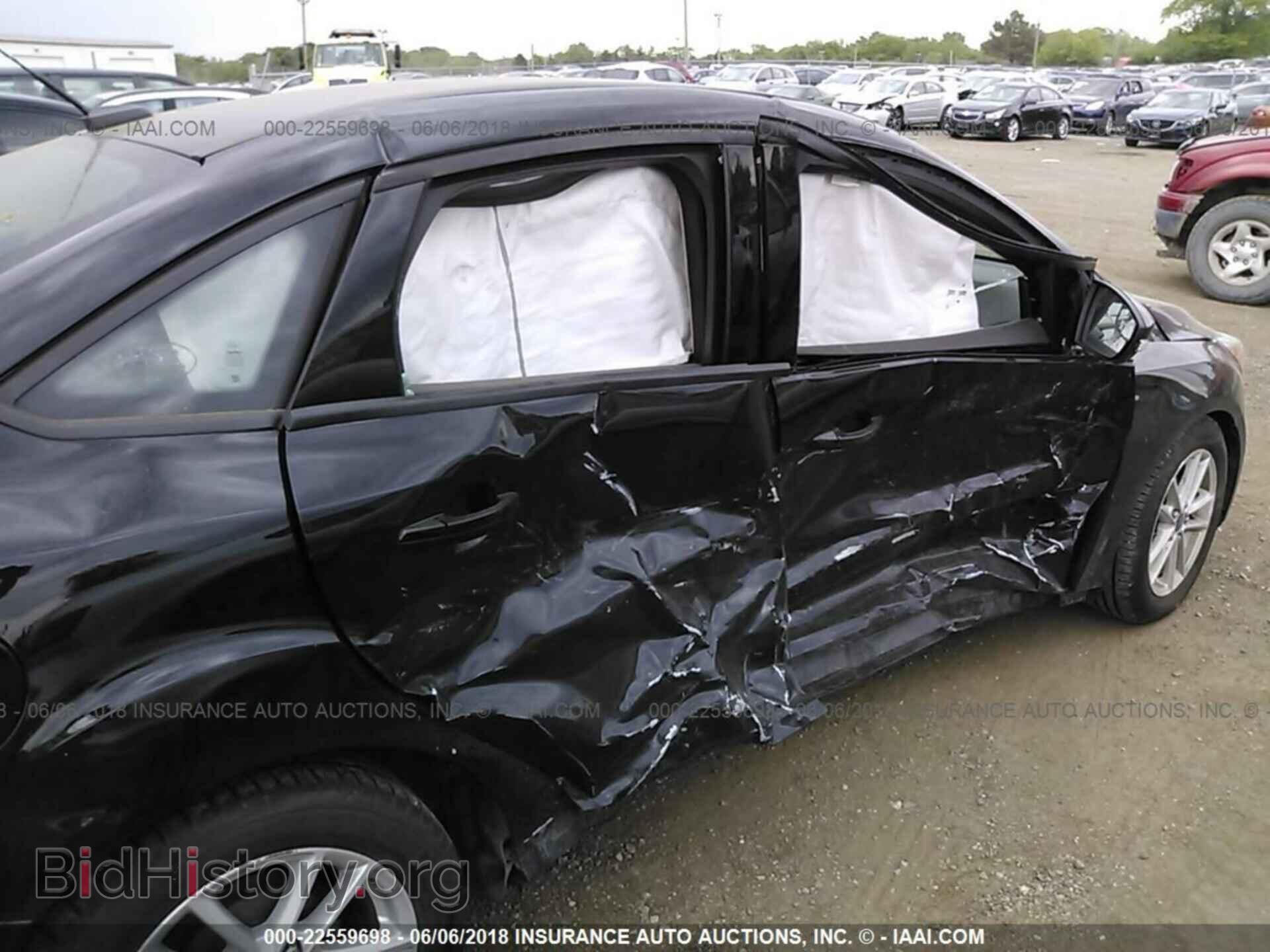 2016 Ford Focus - VIN: 1FADP3F29GL250603 - Photo 6