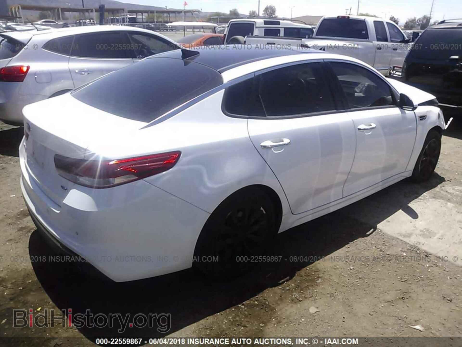 2016 Kia Optima - VIN: 5XXGU4L30GG052625 - Photo 4