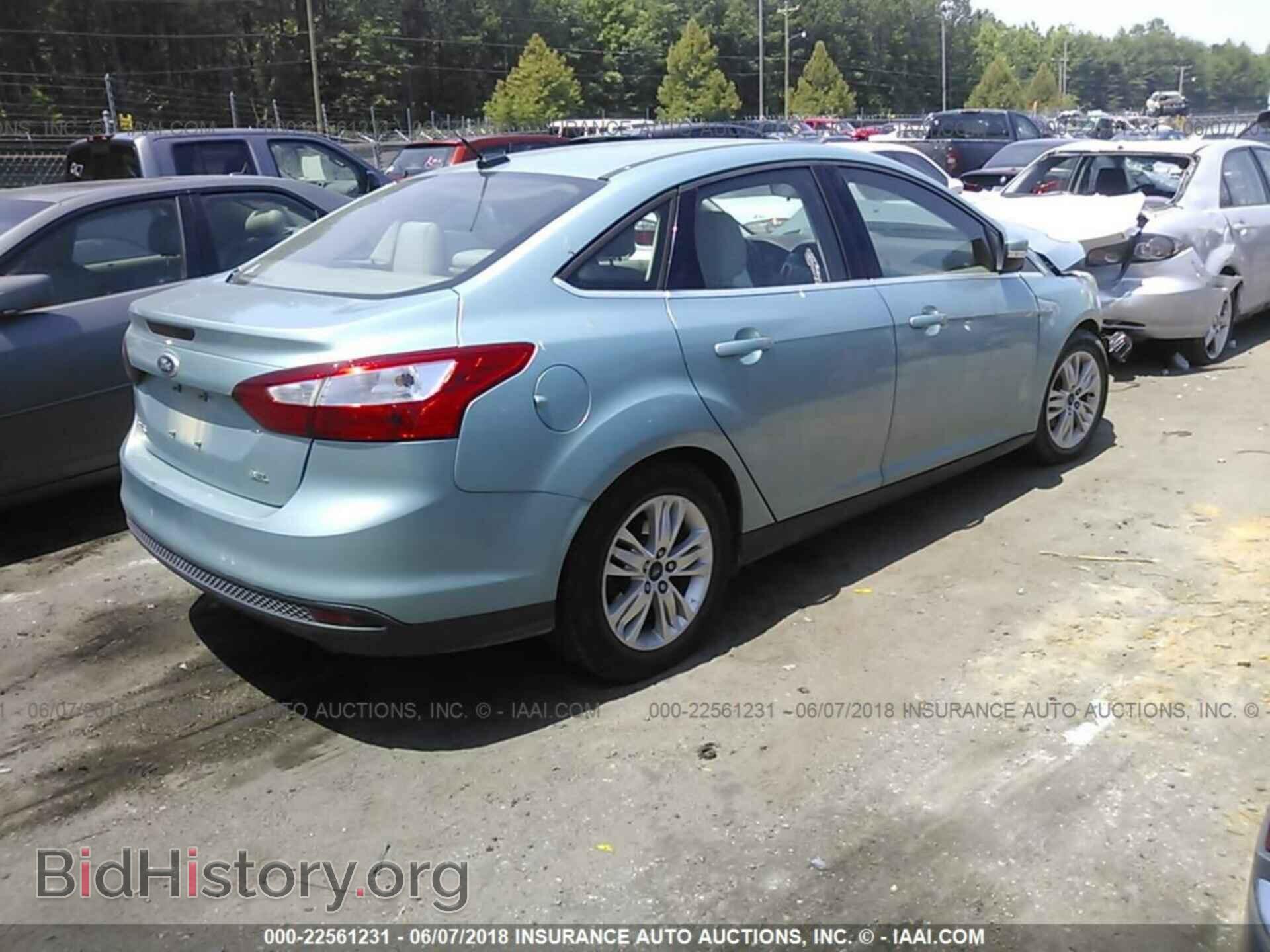 2012 Ford Focus - VIN: 1FAHP3H22CL411026 - Photo 4