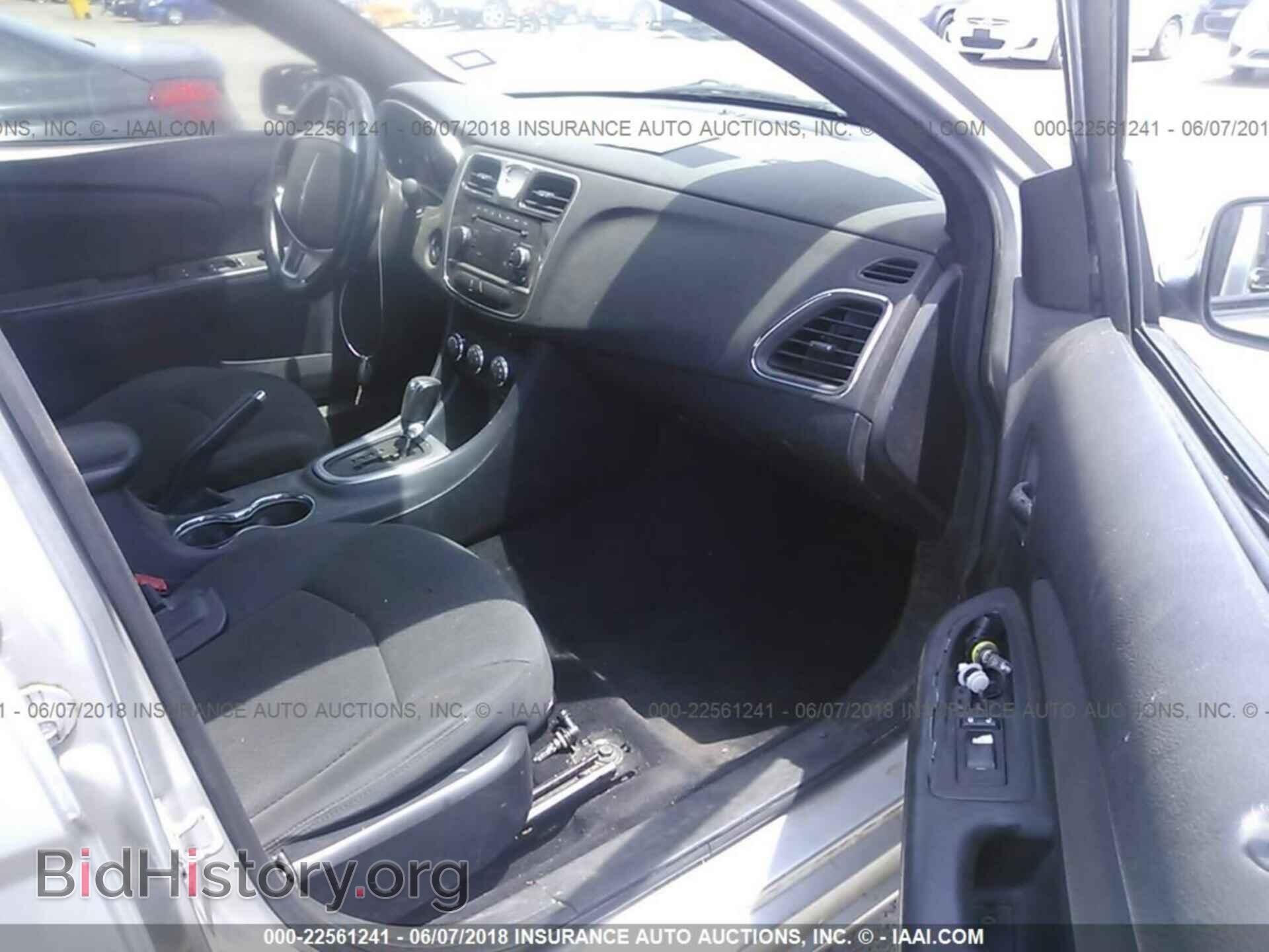 2011 Chrysler 200 - VIN: 1C3BC1FB6BN500852 - Фото 5