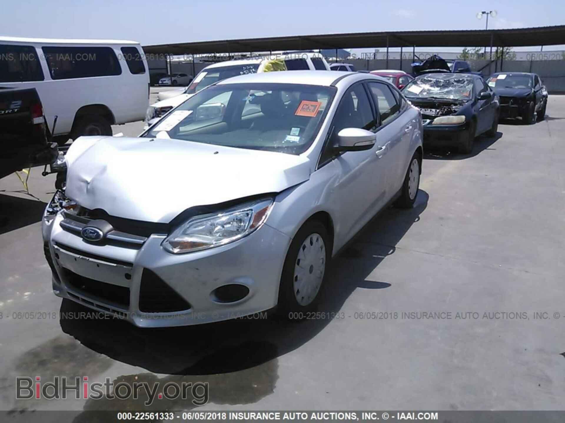 2014 Ford Focus - VIN: 1FADP3F26EL351384 - Photo 2