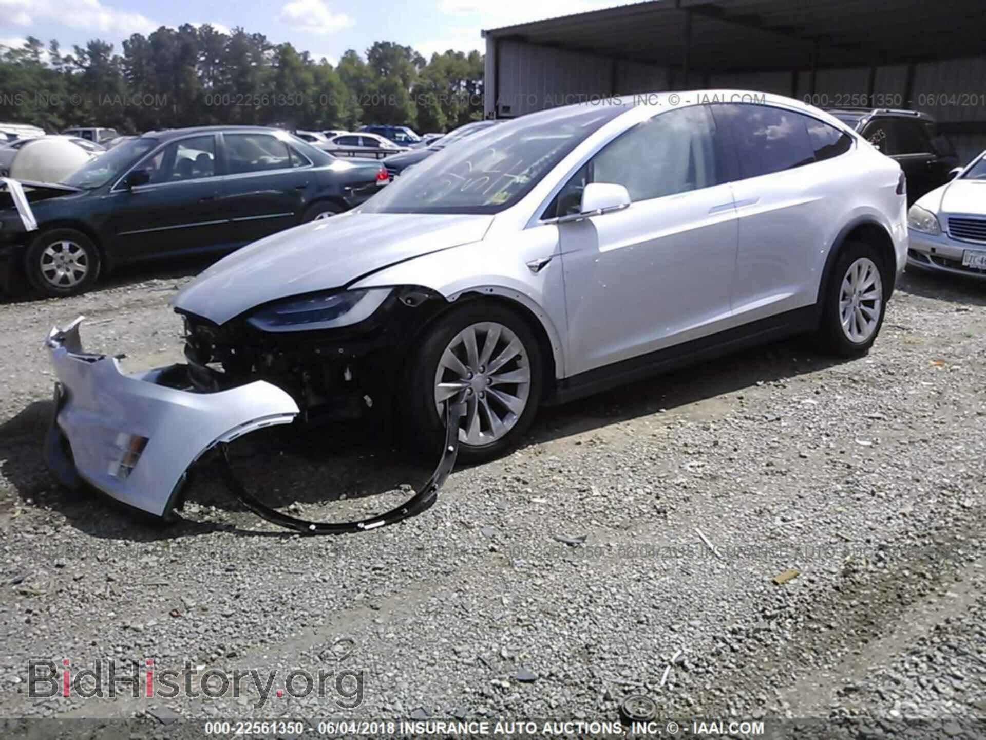 2018 Tesla Model x - VIN: 5YJXCBE21JF091309 - Photo 2