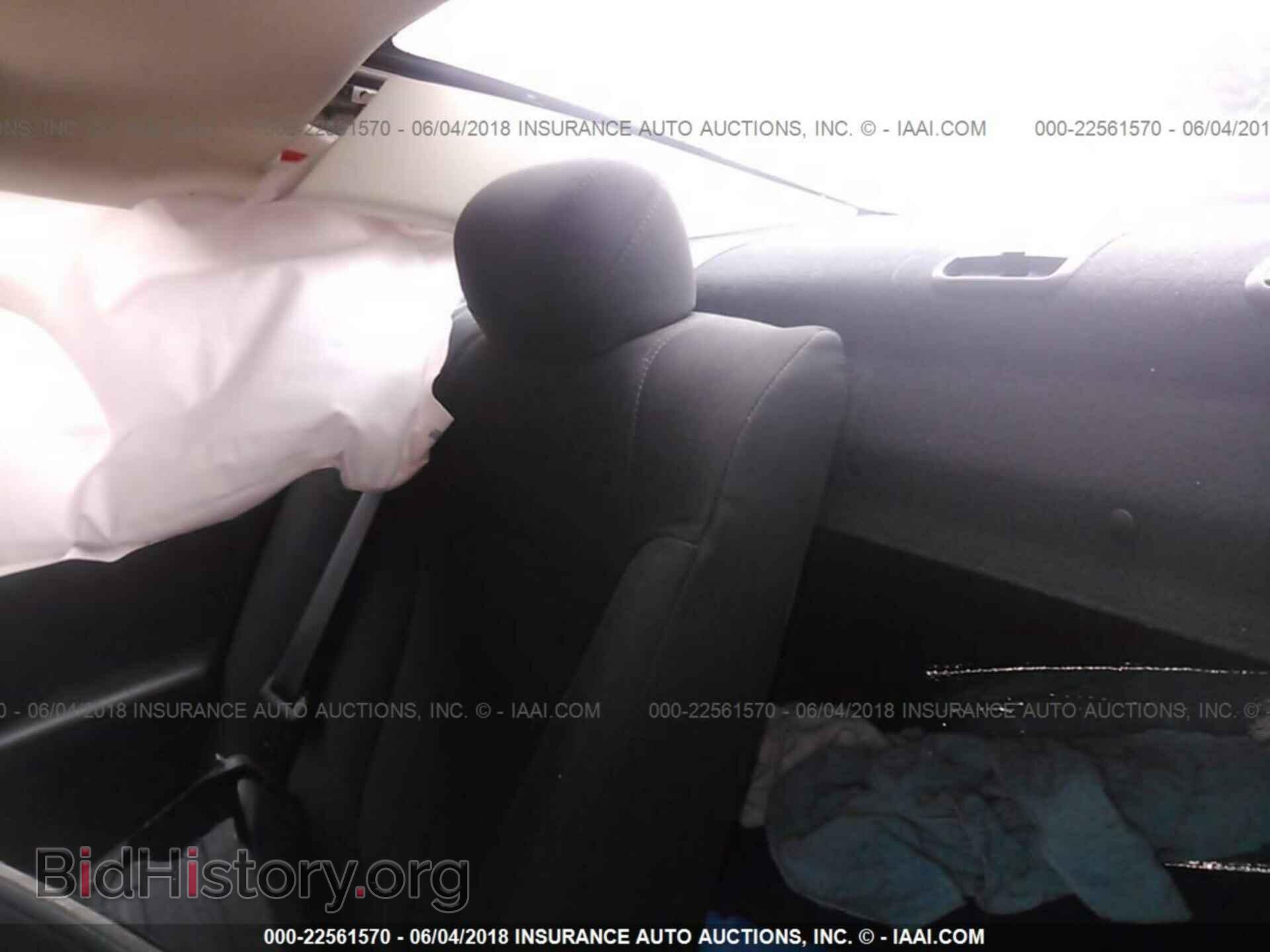 2015 Chrysler 200 - VIN: 1C3CCCAB2FN674303 - Photo 8