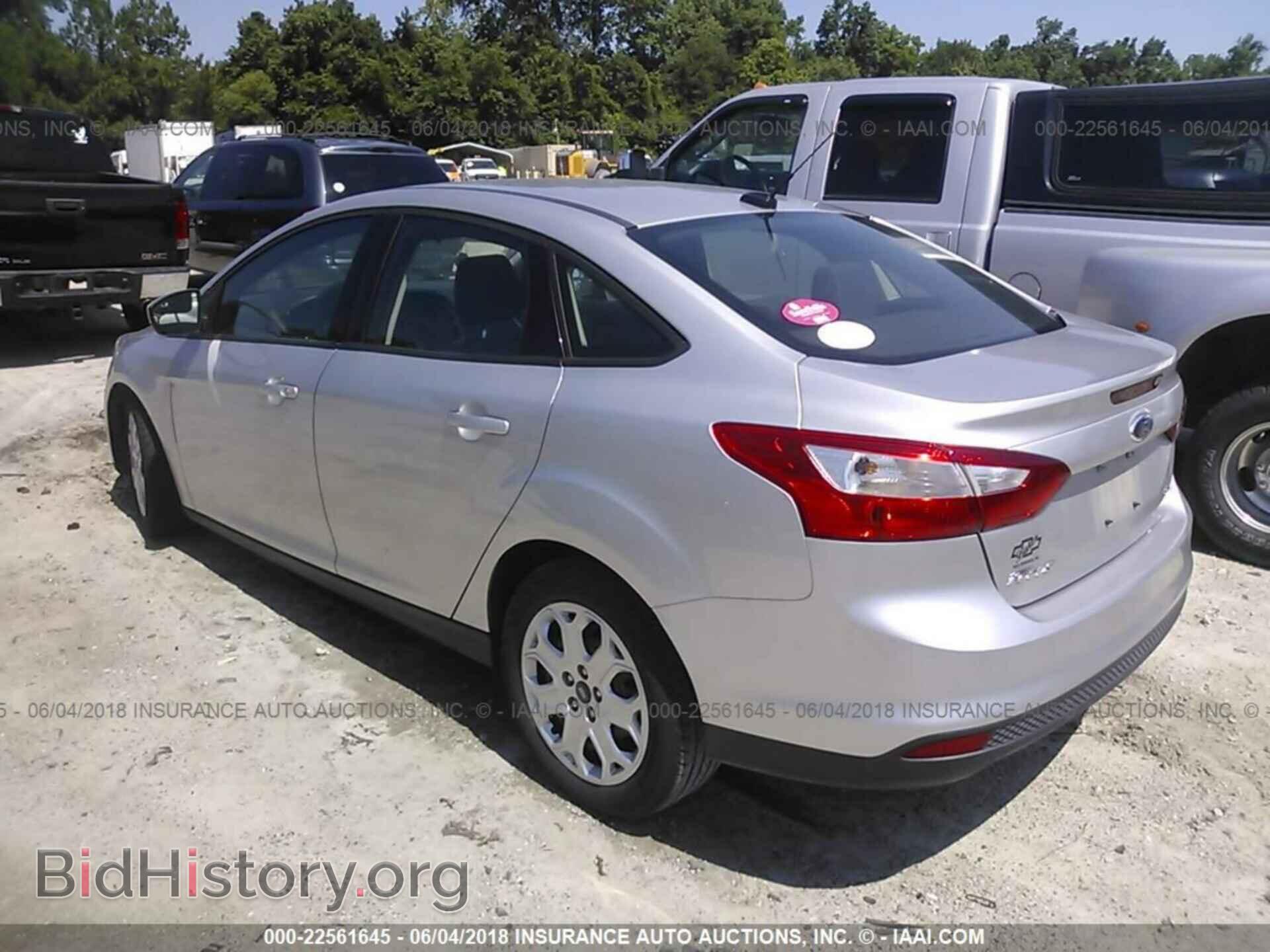 2012 Ford Focus - VIN: 1FAHP3F23CL211470 - Photo 3