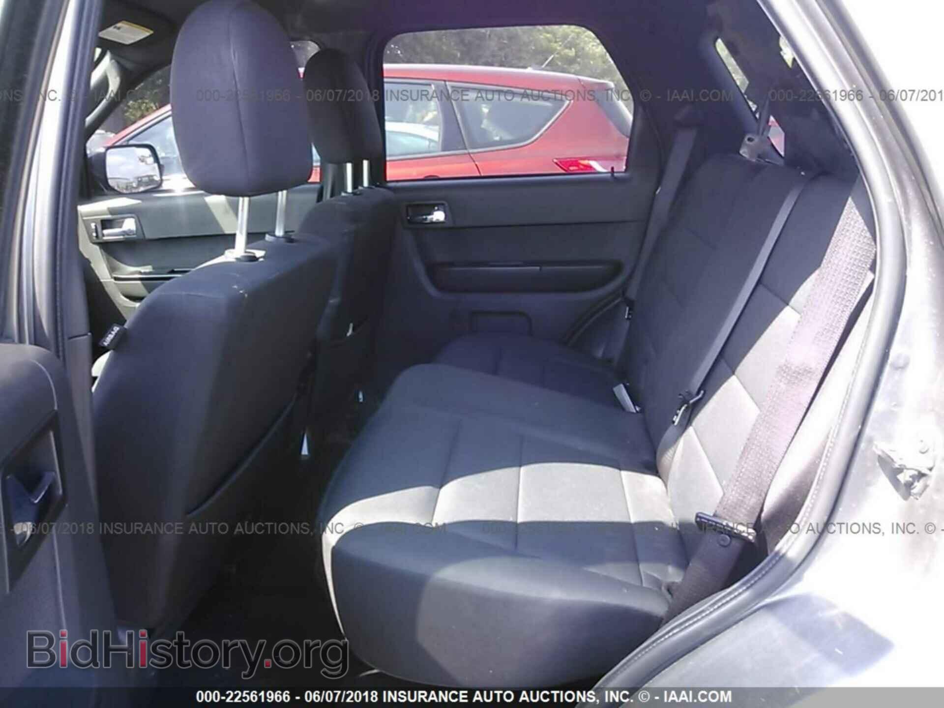 2012 Ford Escape - VIN: 1FMCU0DGXCKA66133 - Фото 8