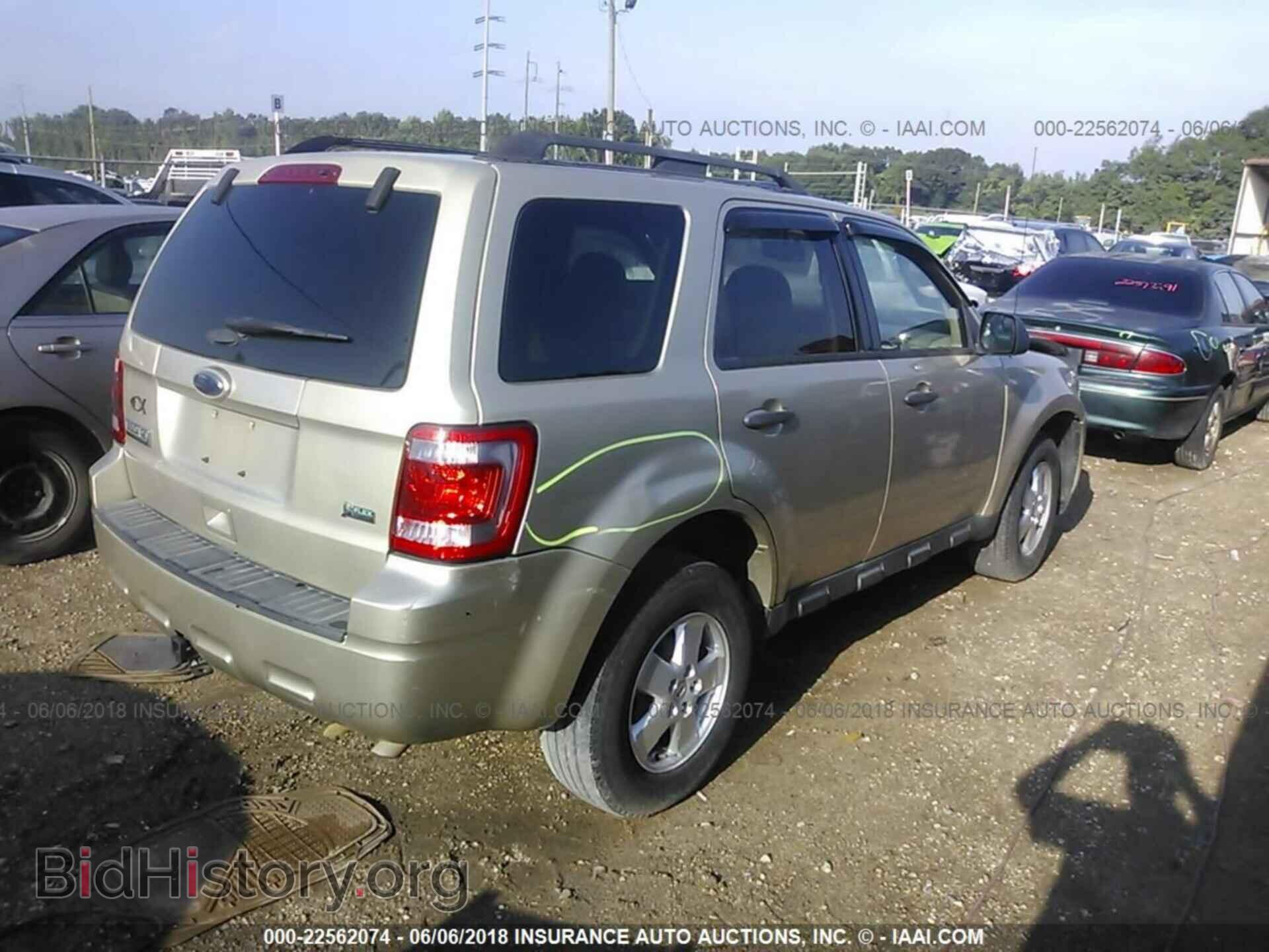 2011 Ford Escape - VIN: 1FMCU0DG5BKC08936 - Photo 4