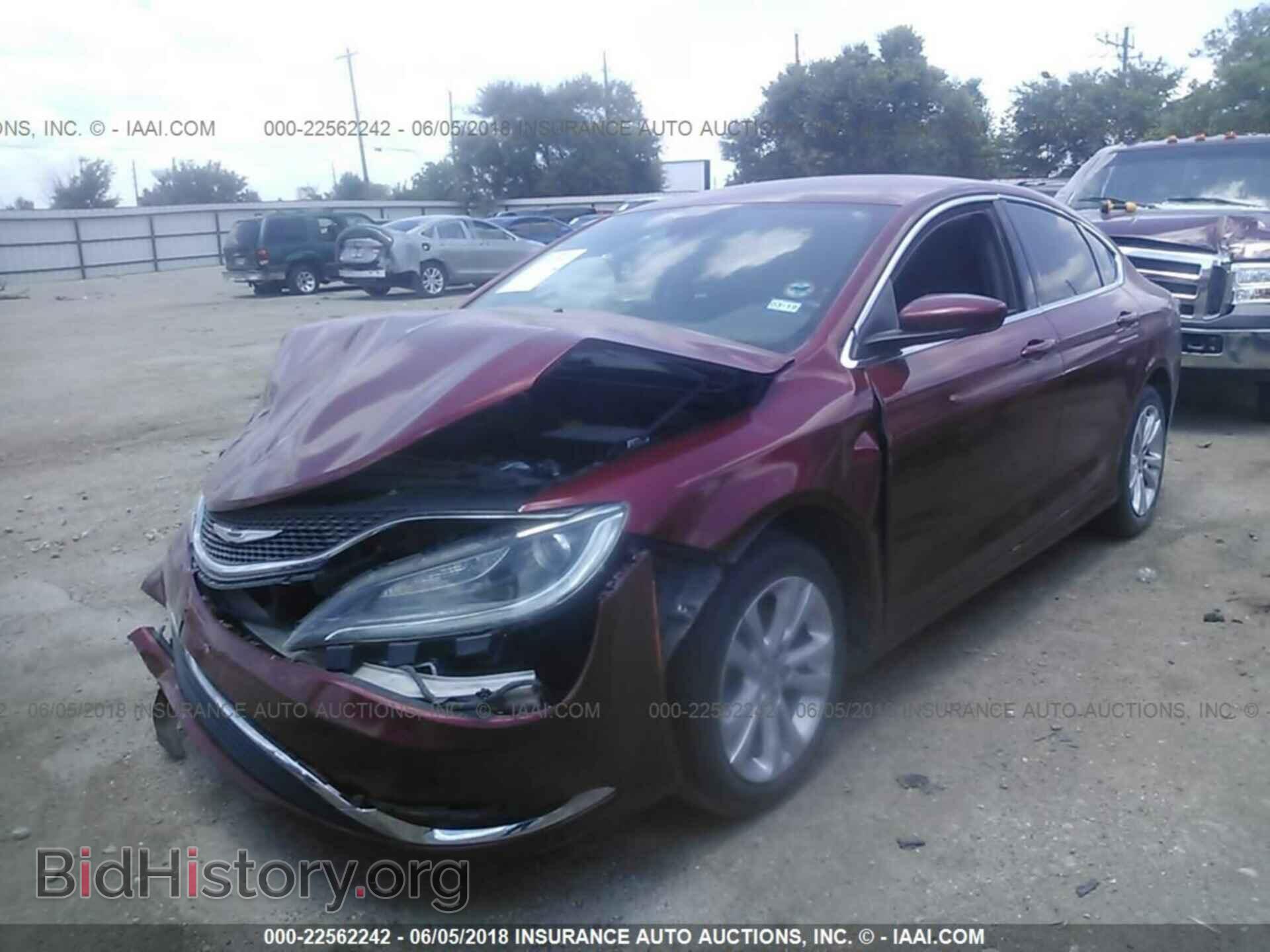 2015 Chrysler 200 - VIN: 1C3CCCAB3FN652519 - Photo 2