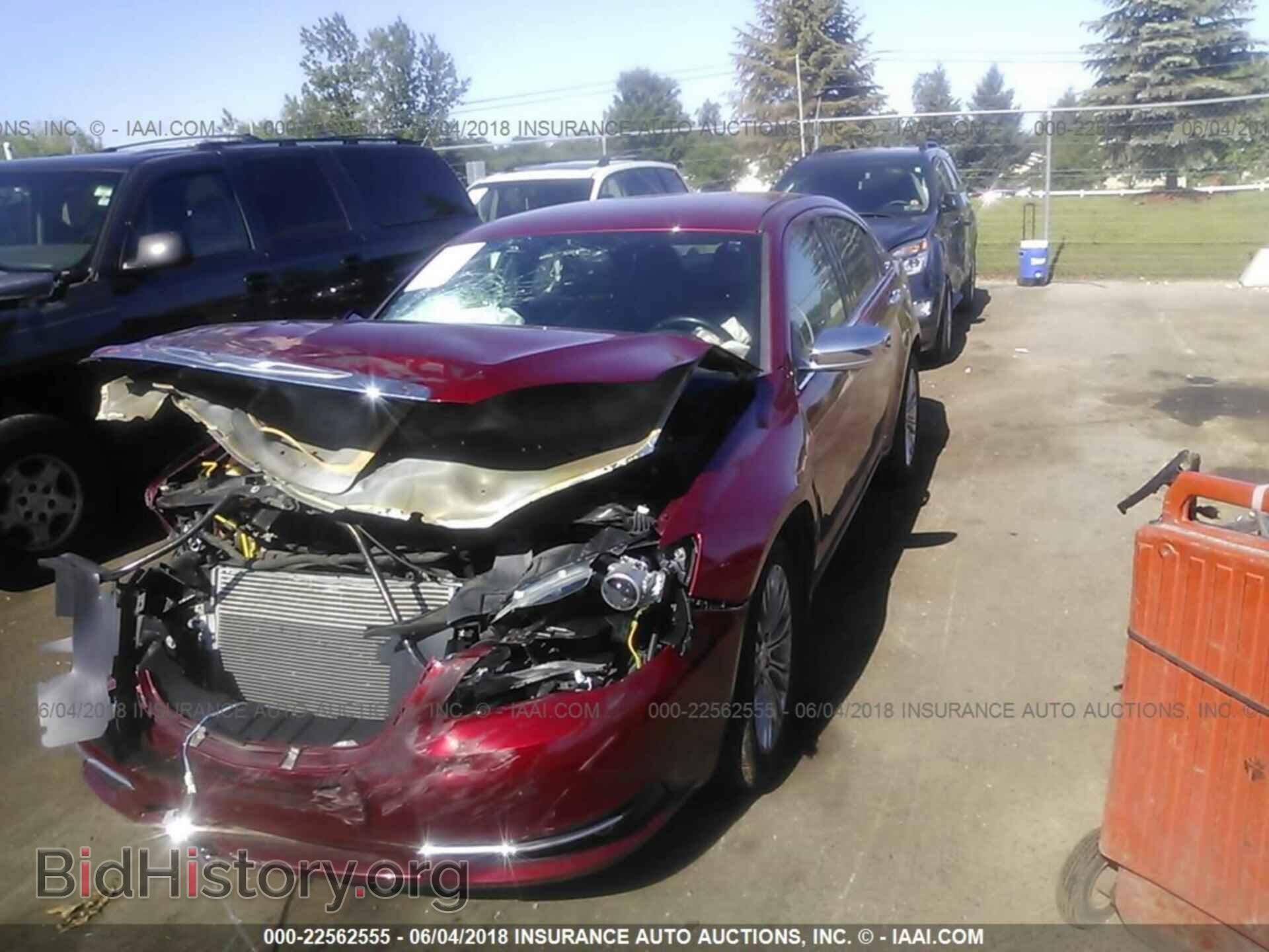 2011 Chrysler 200 - VIN: 1C3BC2FB5BN527000 - Фото 2