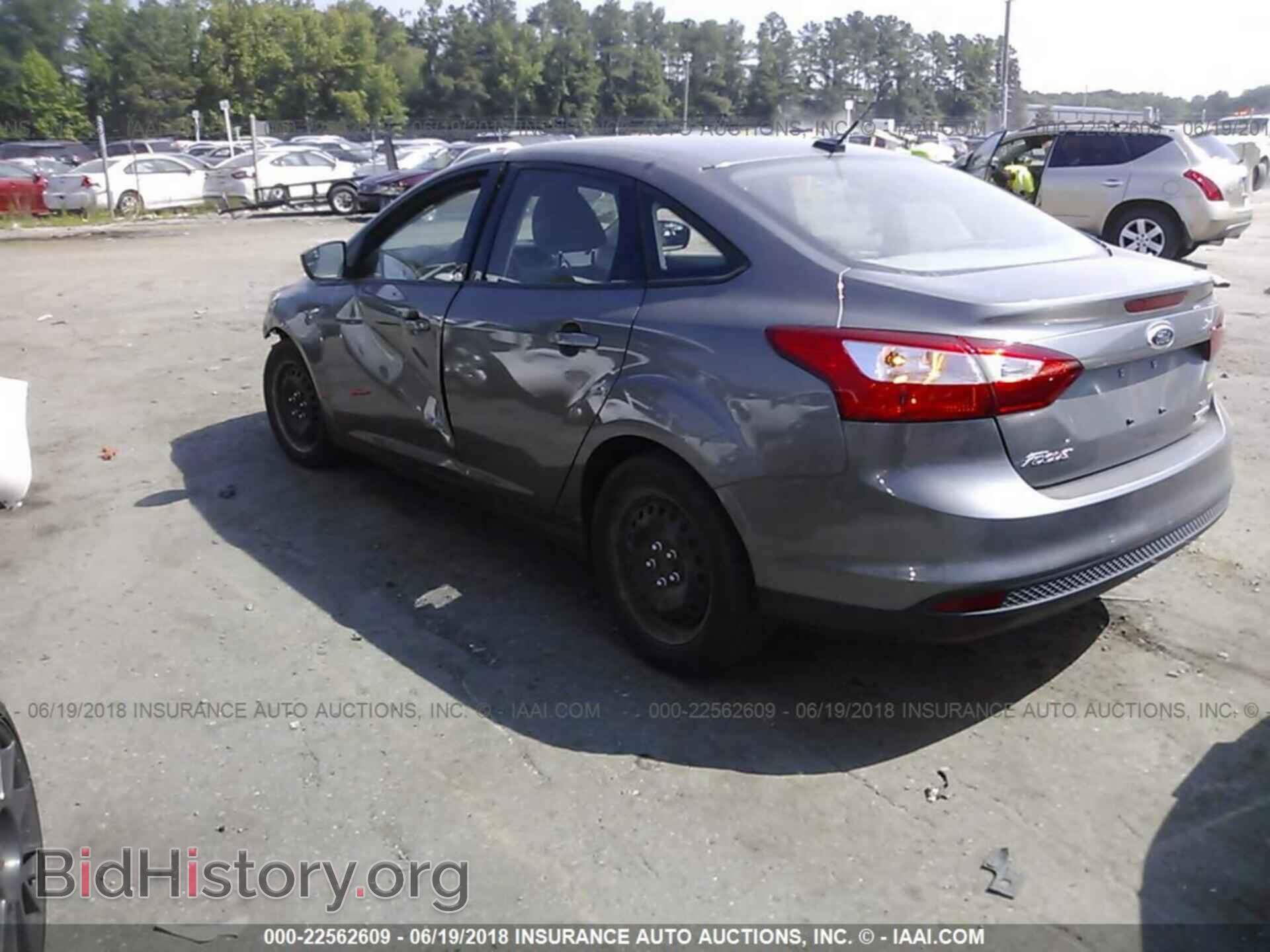 2012 Ford Focus - VIN: 1FAHP3F26CL431394 - Photo 3