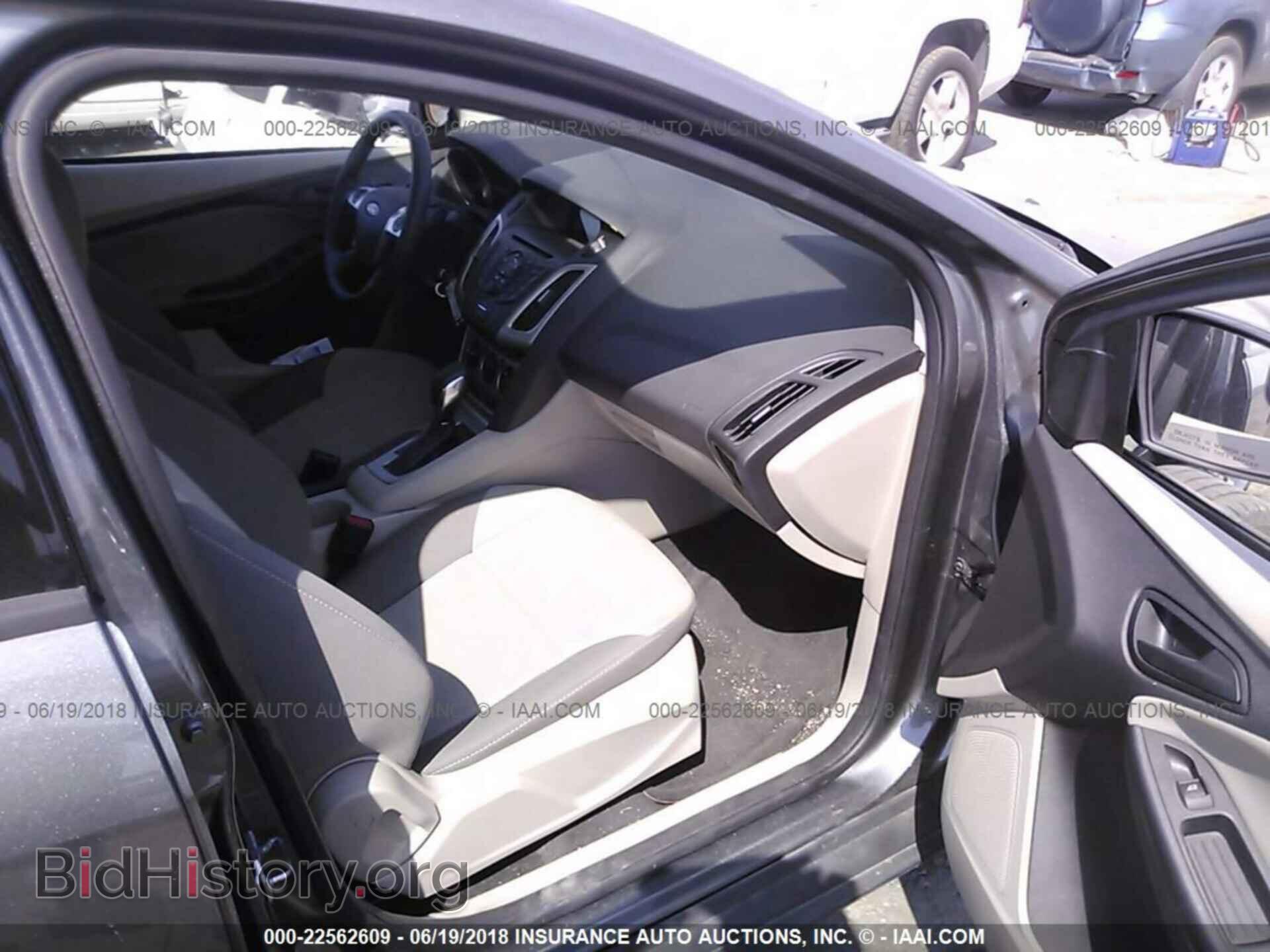 2012 Ford Focus - VIN: 1FAHP3F26CL431394 - Photo 5