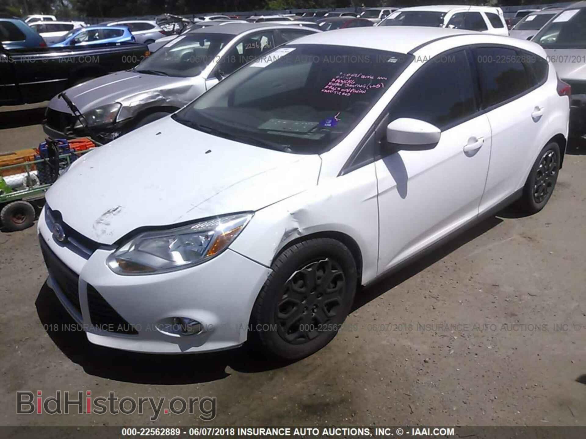2012 Ford Focus - VIN: 1FAHP3K2XCL177582 - Photo 2