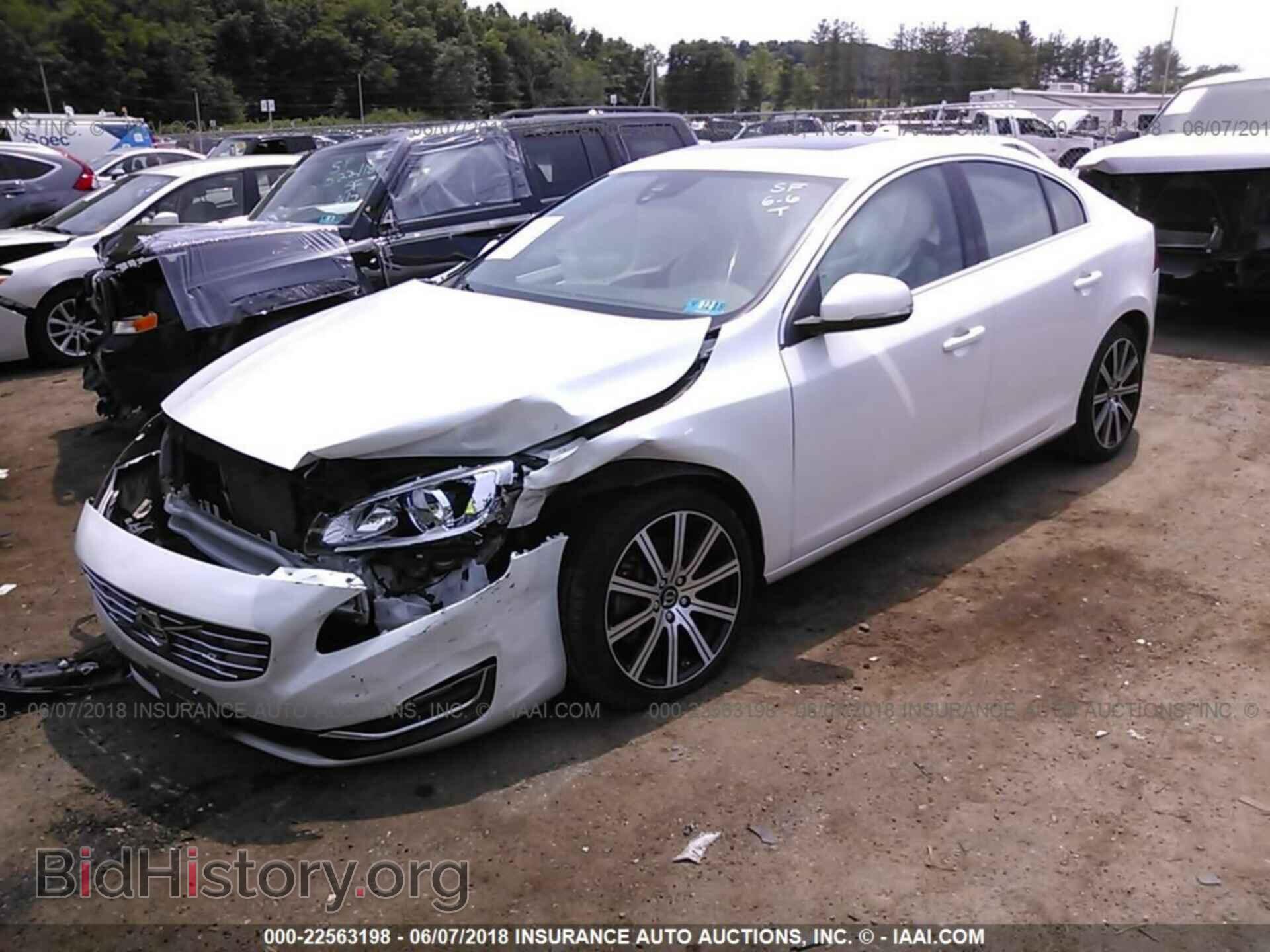 2015 Volvo S60 - VIN: YV149MFD4F1317379 - Фото 2