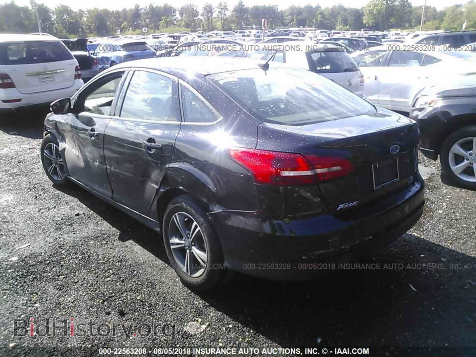 2017 Ford Focus - VIN: 1FADP3FE9HL336361 - Photo 3