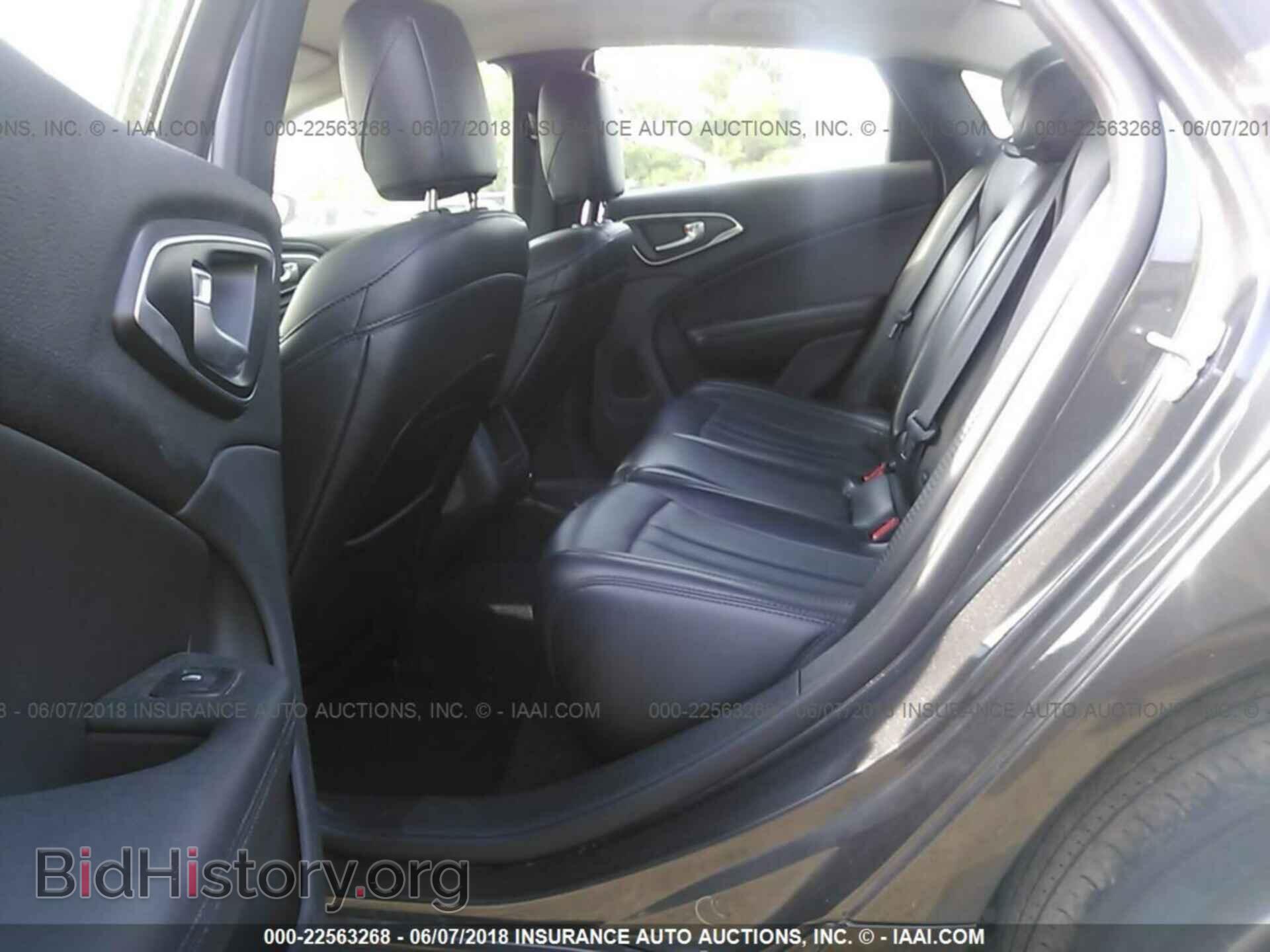 2016 Chrysler 200 - VIN: 1C3CCCAB7GN197580 - Фото 8