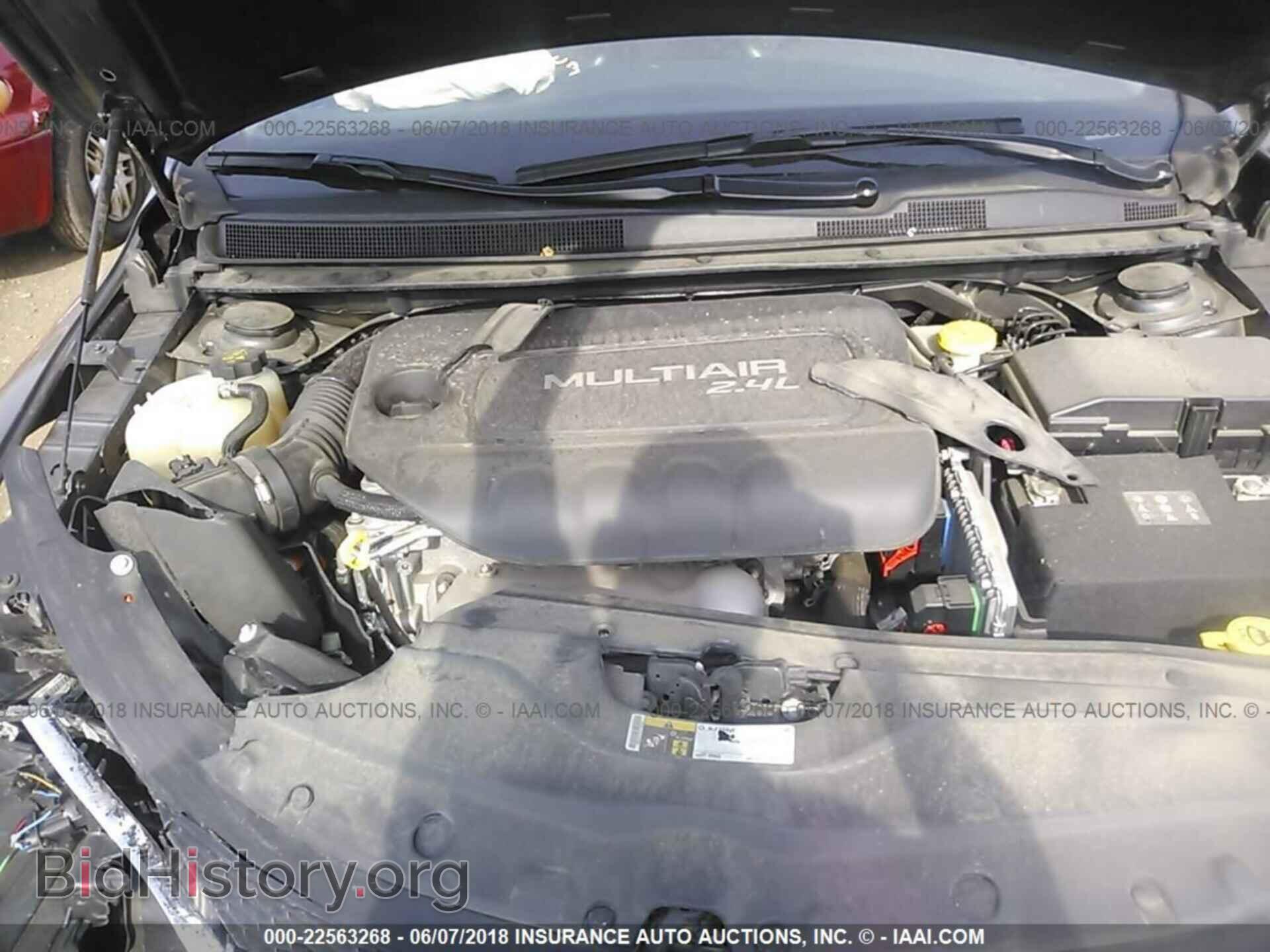 2016 Chrysler 200 - VIN: 1C3CCCAB7GN197580 - Фото 10