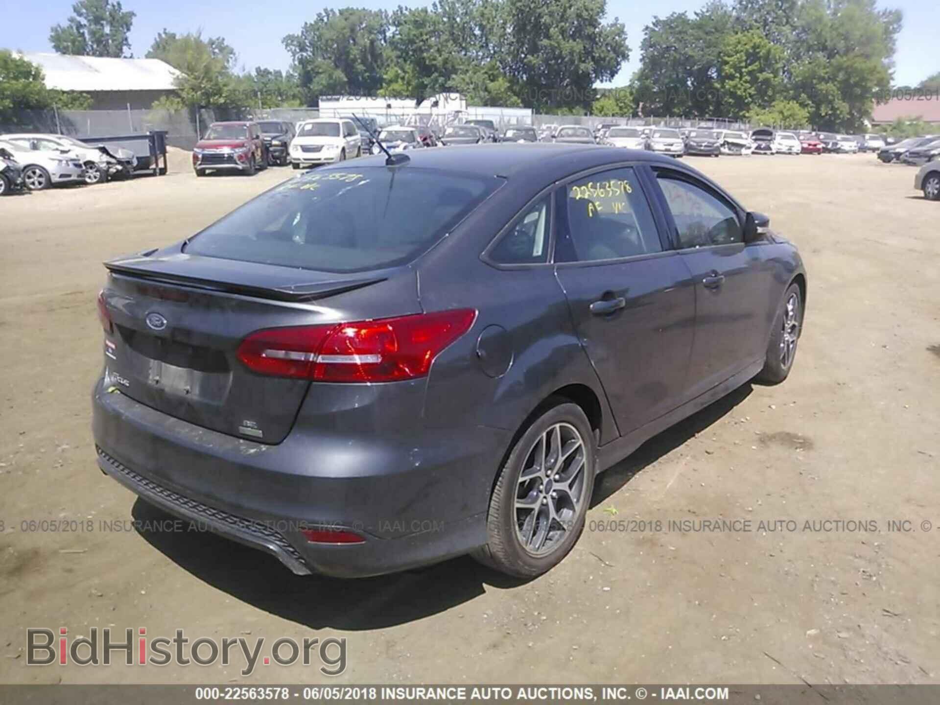 2015 Ford Focus - VIN: 1FADP3FE6FL380105 - Photo 4