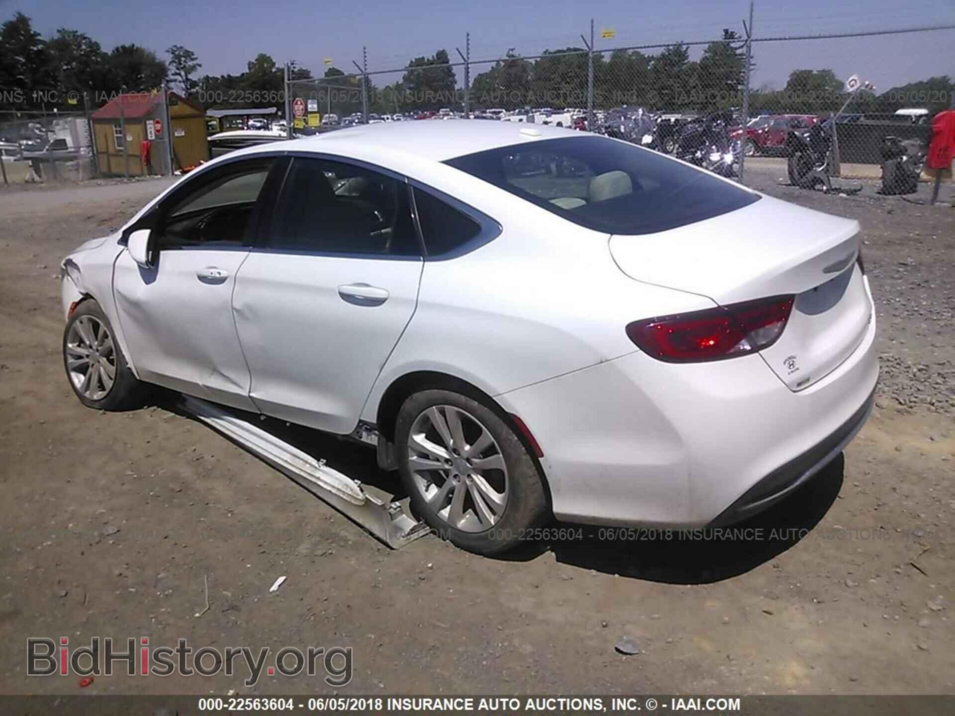 2015 Chrysler 200 - VIN: 1C3CCCAB2FN705212 - Photo 3