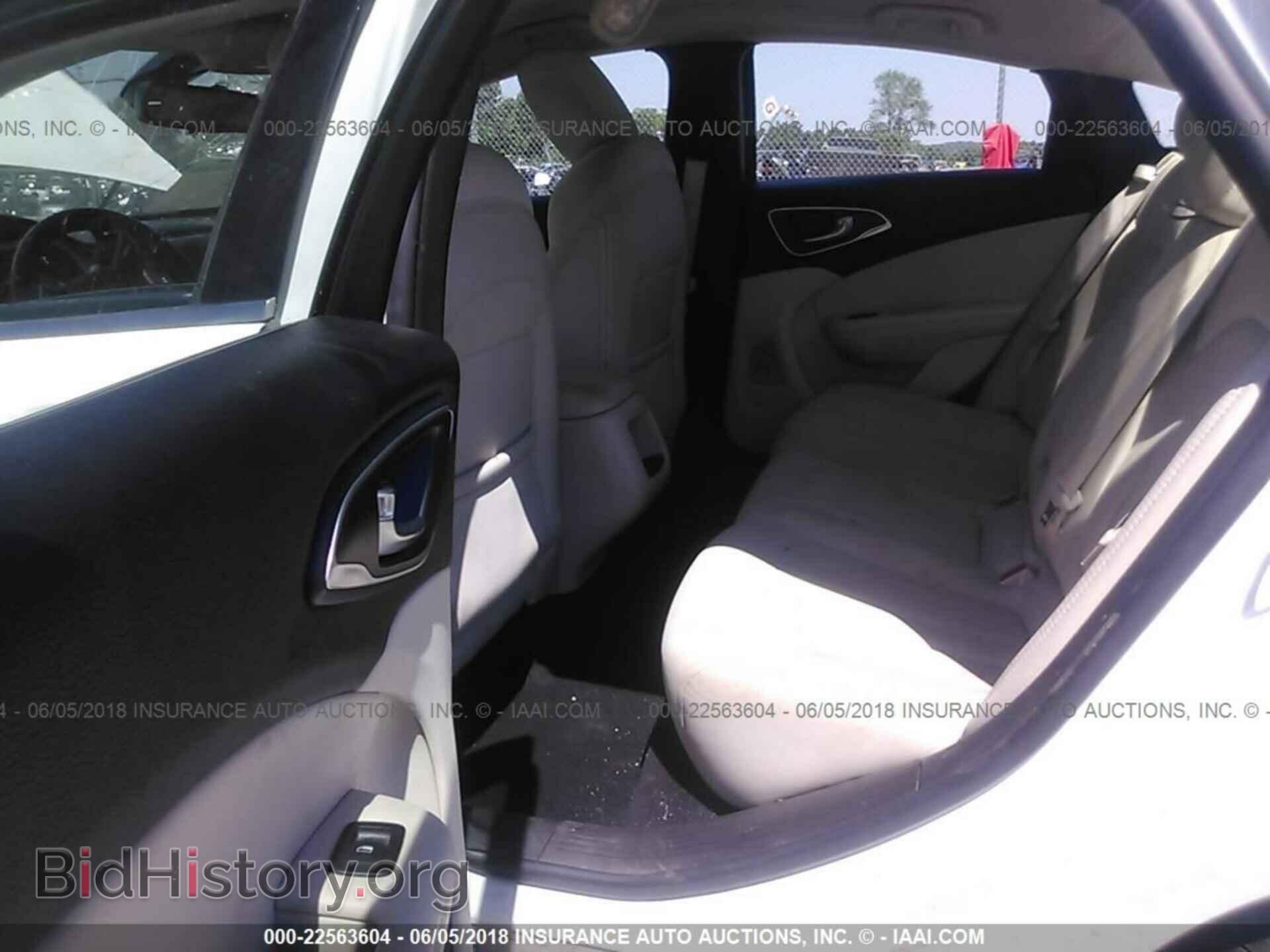 2015 Chrysler 200 - VIN: 1C3CCCAB2FN705212 - Photo 8