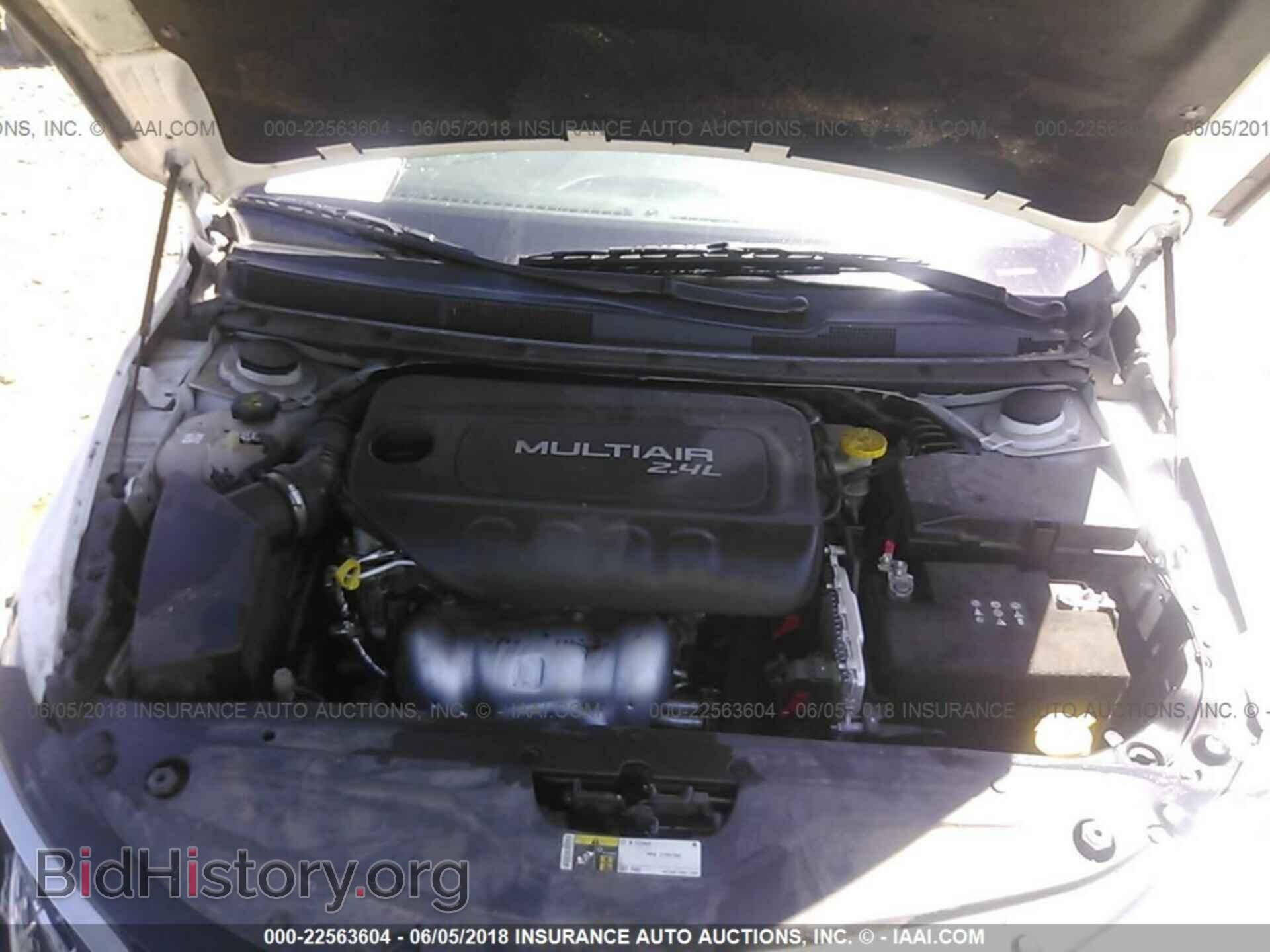 2015 Chrysler 200 - VIN: 1C3CCCAB2FN705212 - Photo 10