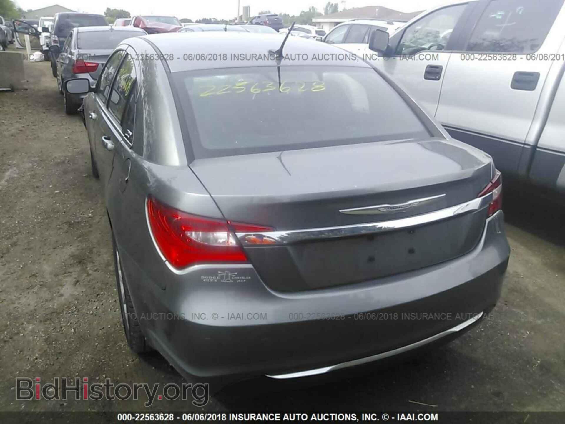 2013 Chrysler 200 - VIN: 1C3CCBBB2DN624345 - Photo 3