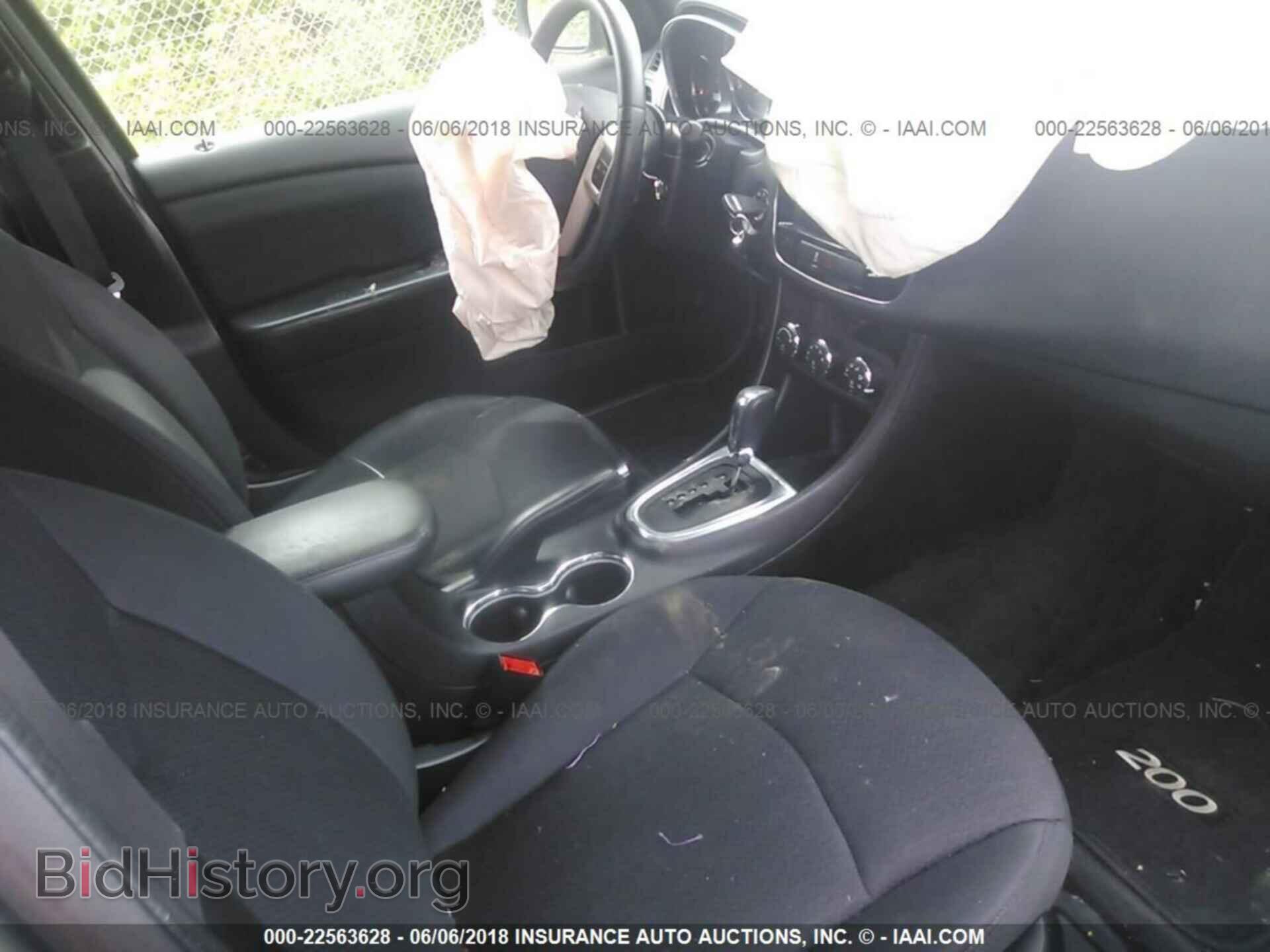 2013 Chrysler 200 - VIN: 1C3CCBBB2DN624345 - Photo 5