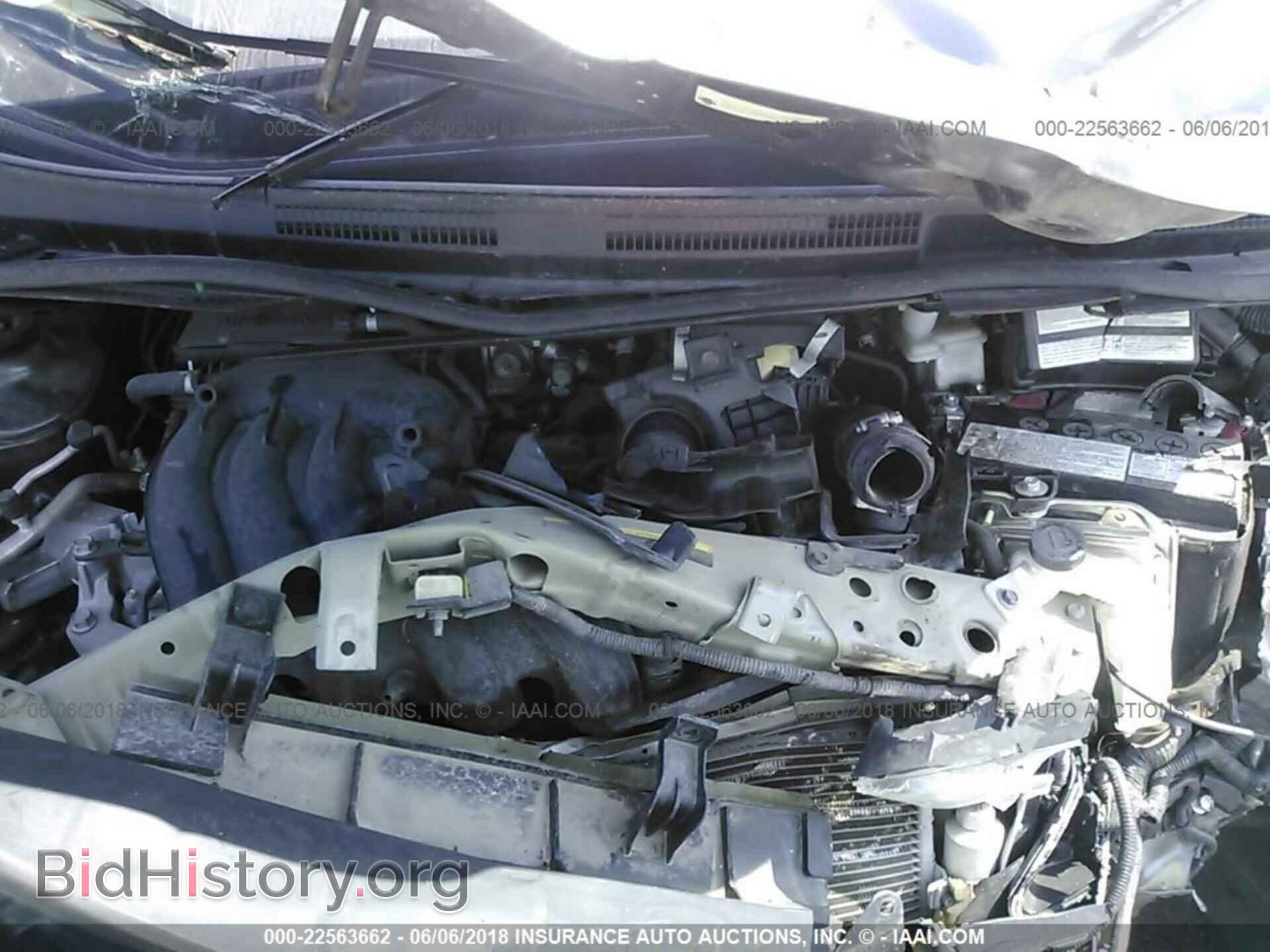 2016 Nissan Versa note - VIN: 3N1CE2CP9GL357101 - Photo 10