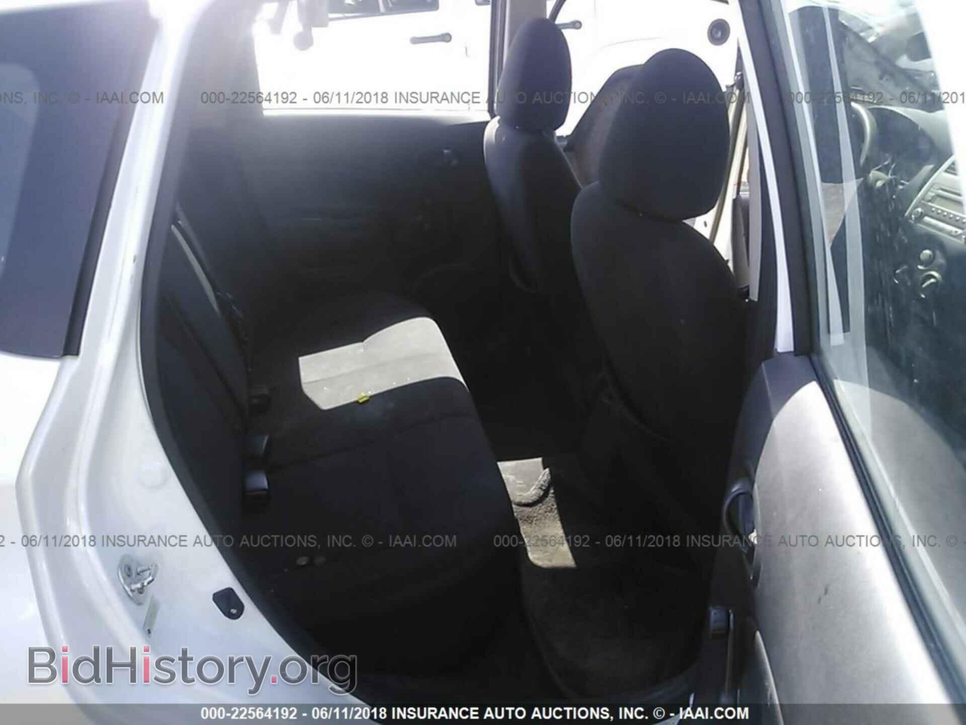 2014 Nissan Versa note - VIN: 3N1CE2CP4EL377978 - Photo 8