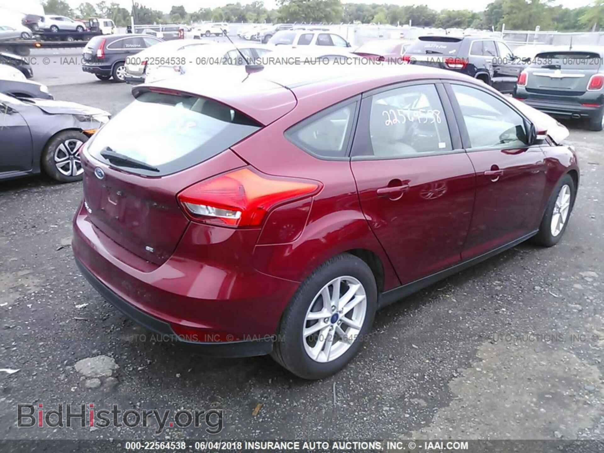 2017 Ford Focus - VIN: 1FADP3K25HL215886 - Photo 4