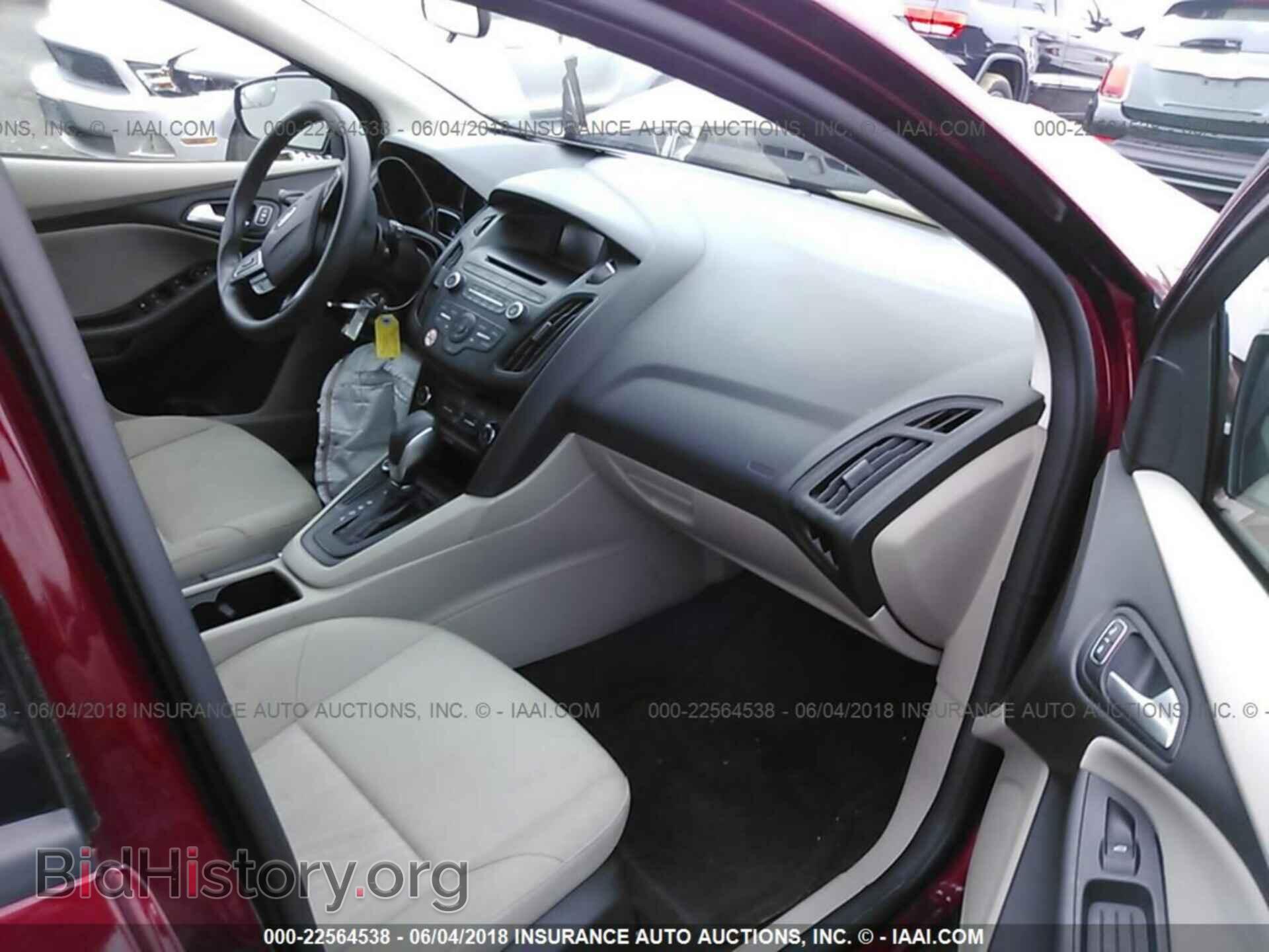 2017 Ford Focus - VIN: 1FADP3K25HL215886 - Photo 5